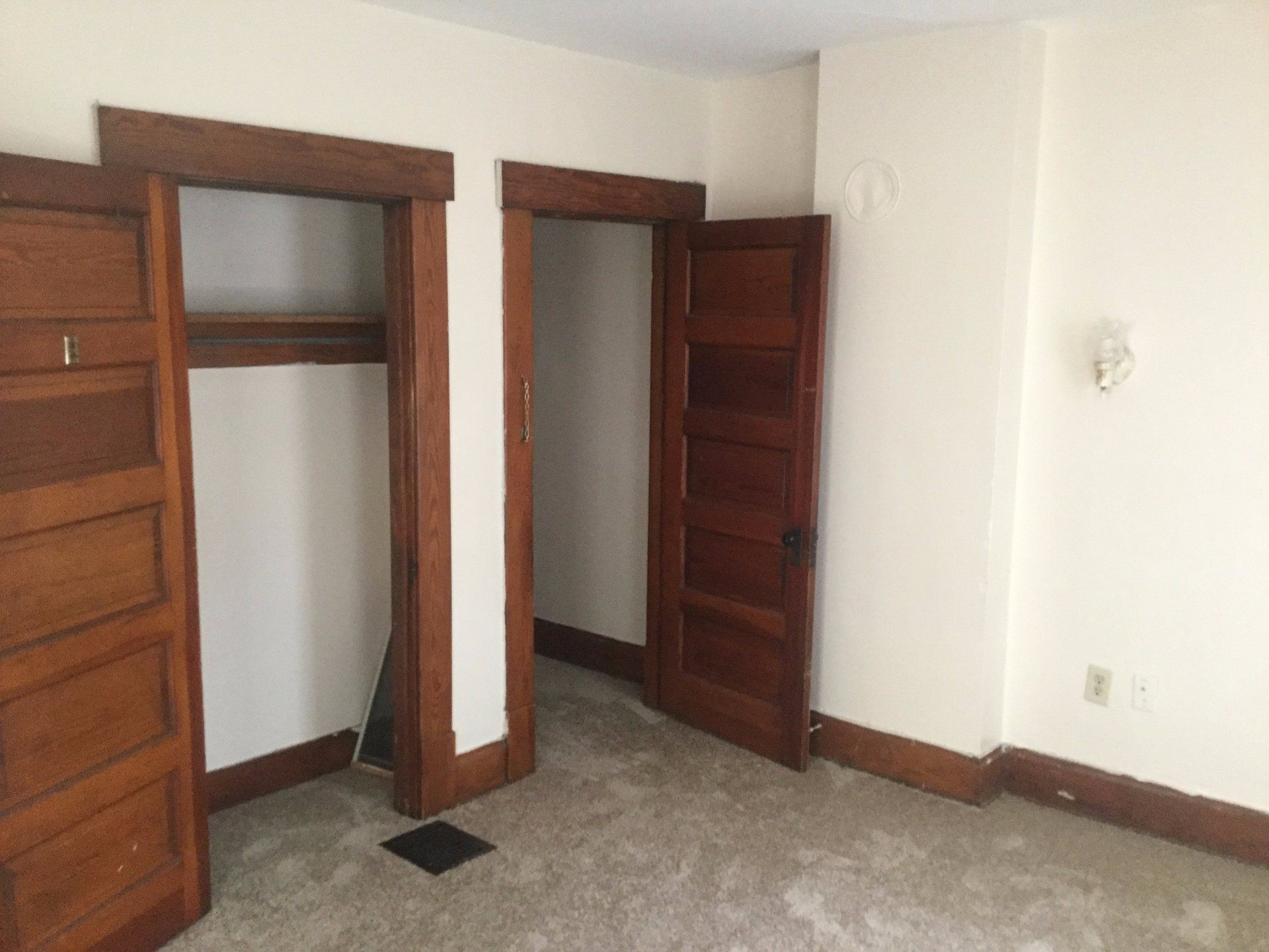 65 W. Northwood Ave closet