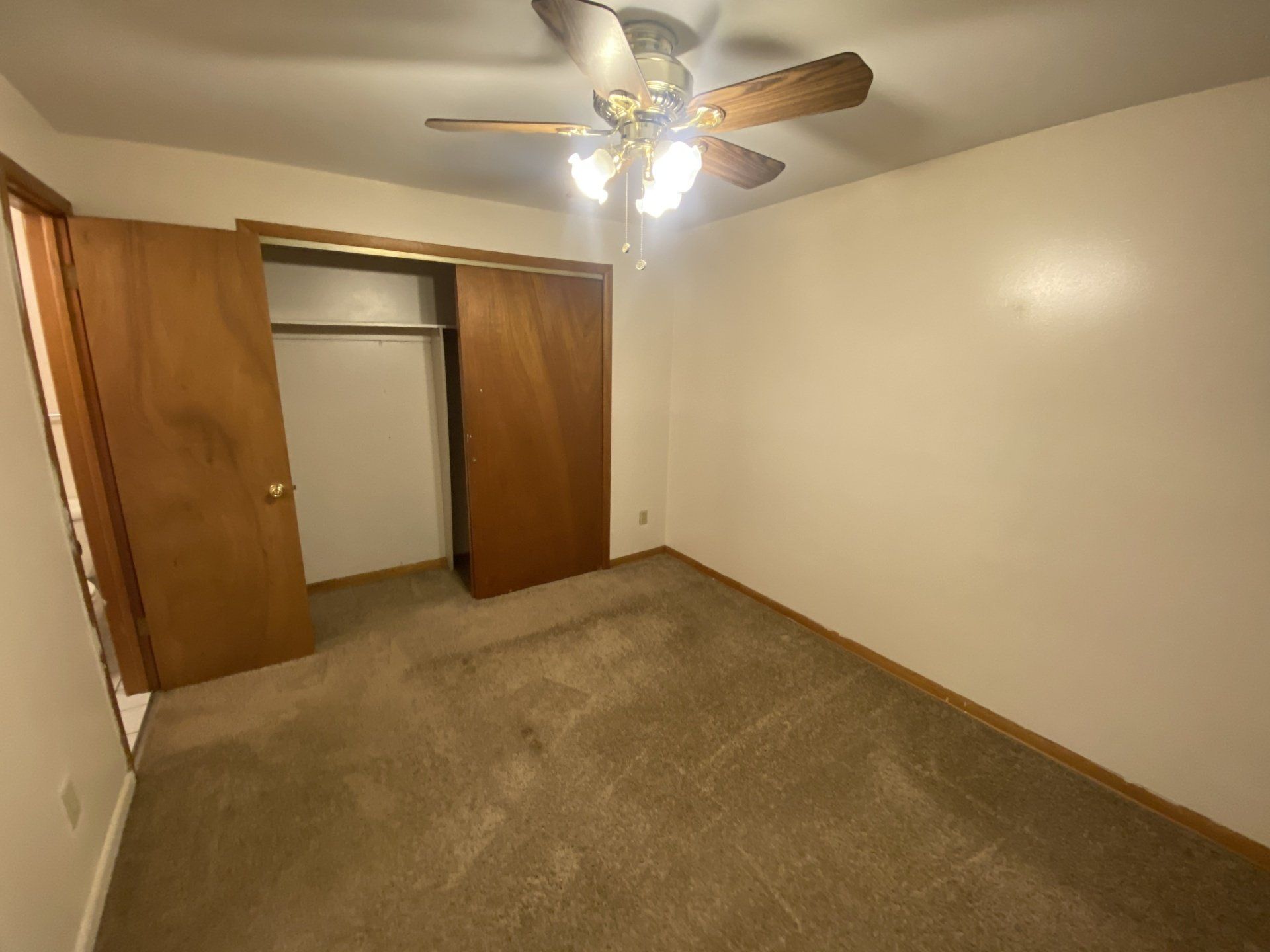 365-367 W. 6th Ave interior 6