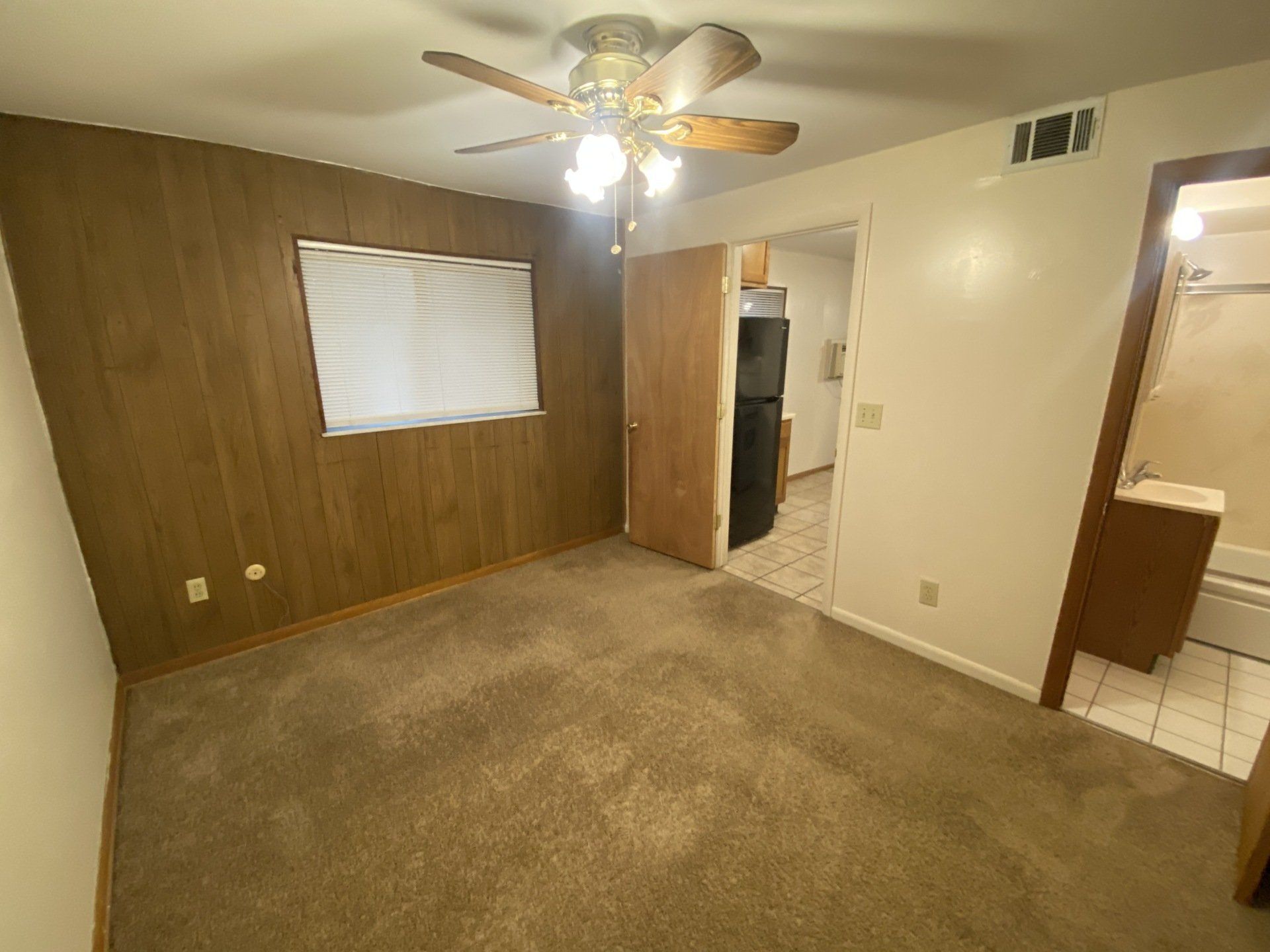 365-367 W. 6th Ave interior 3