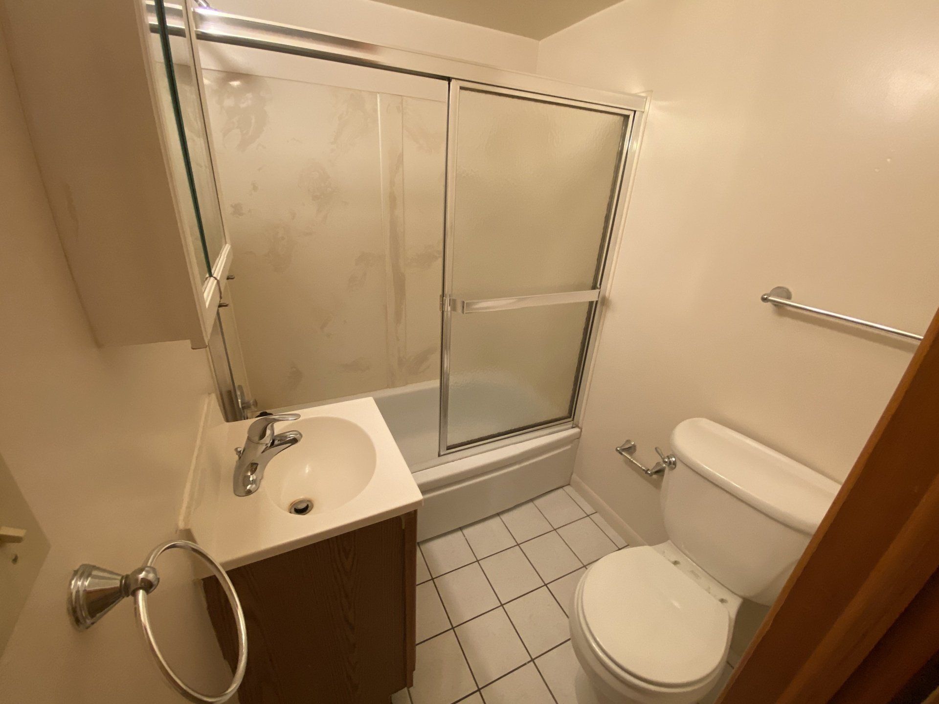 365-367 W. 6th Ave interior