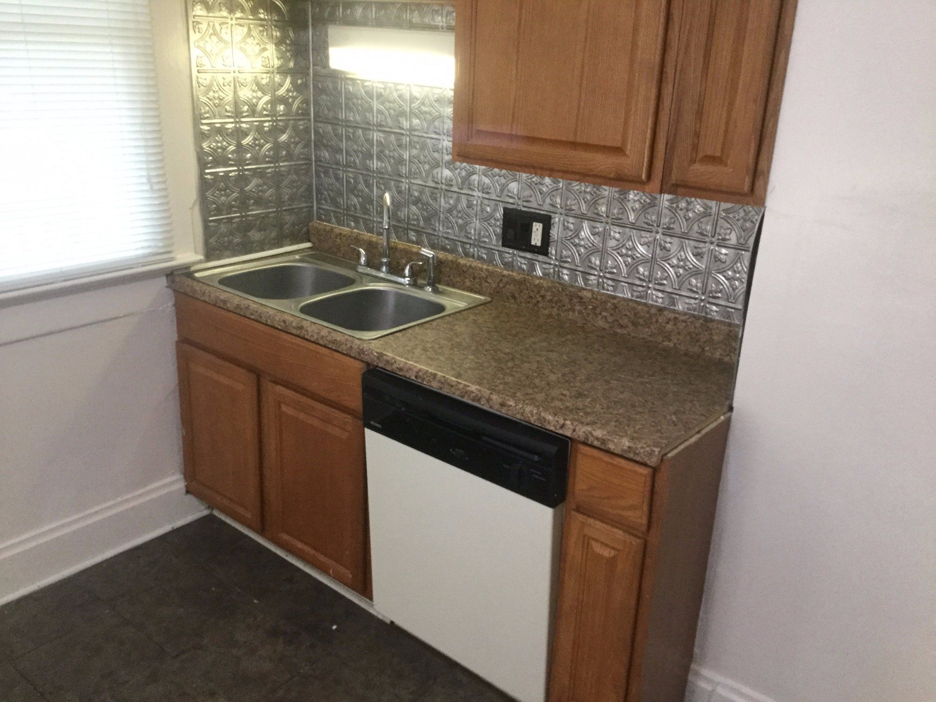 65 W. Northwood Ave interior