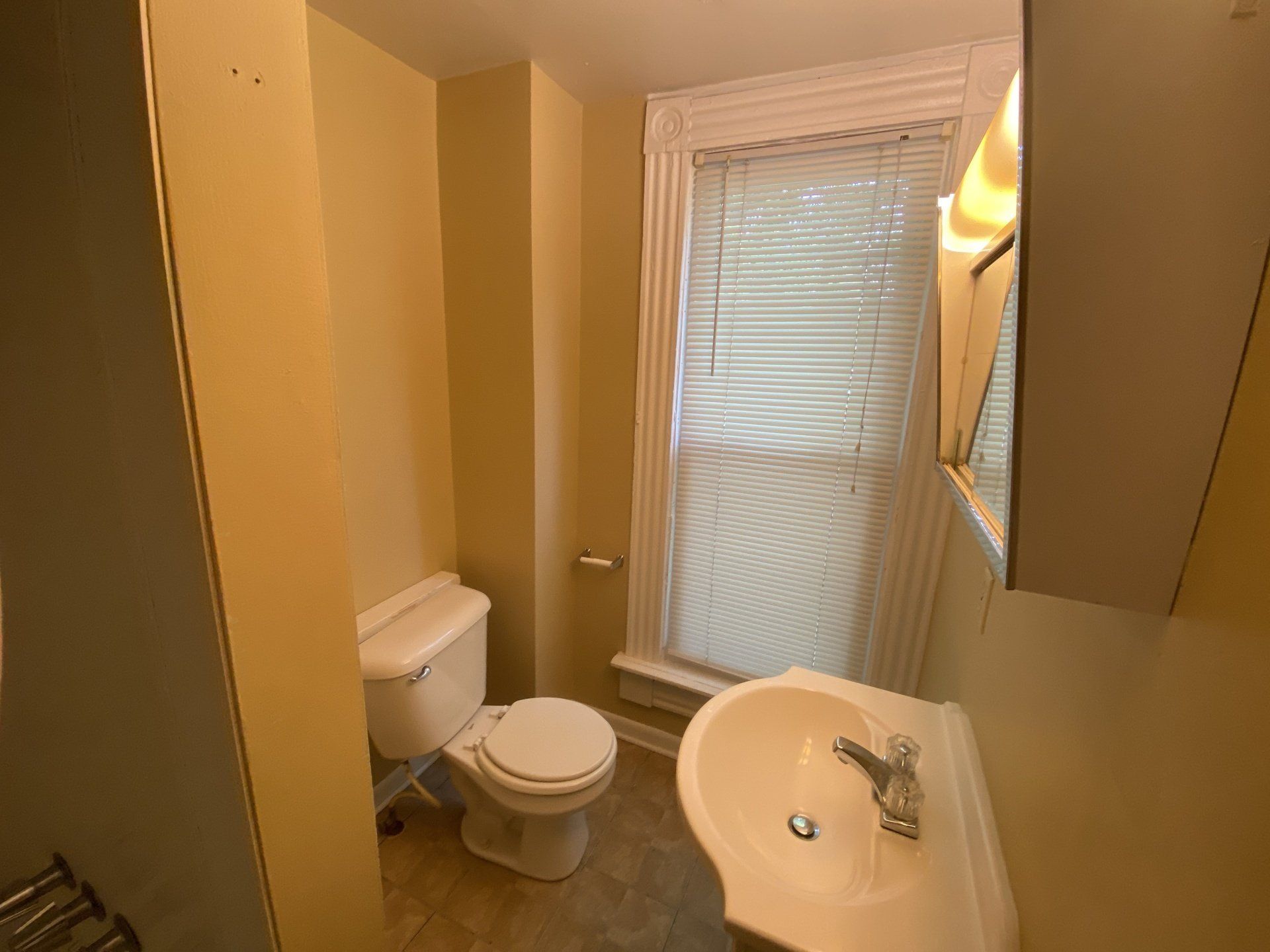 40 W. Northwood Ave. bathroom 1