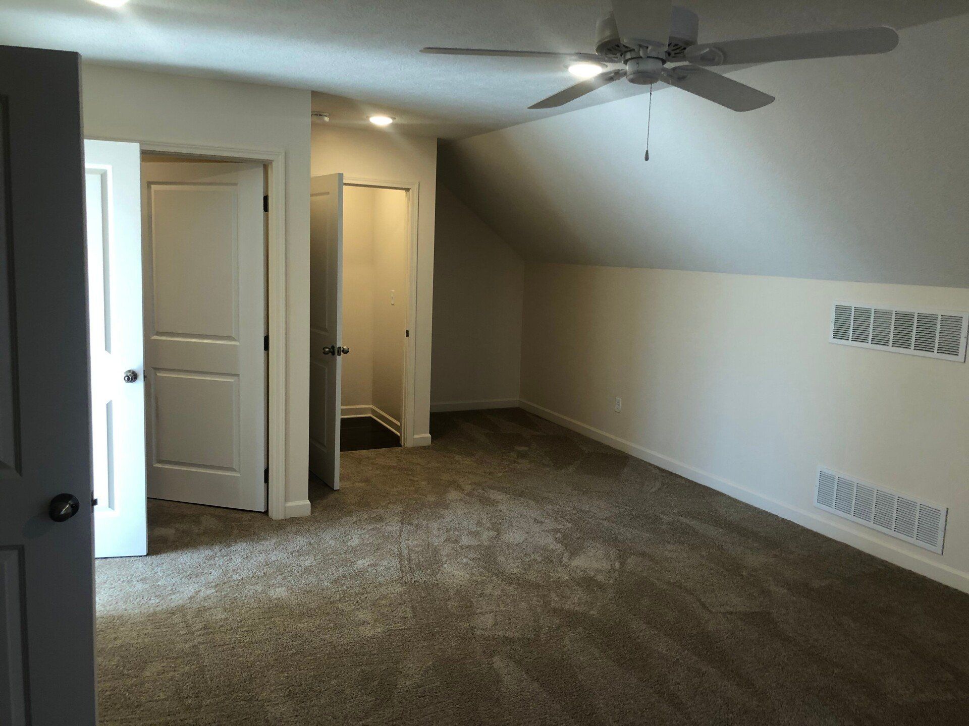 112 E. 14th Ave Apt. C interior