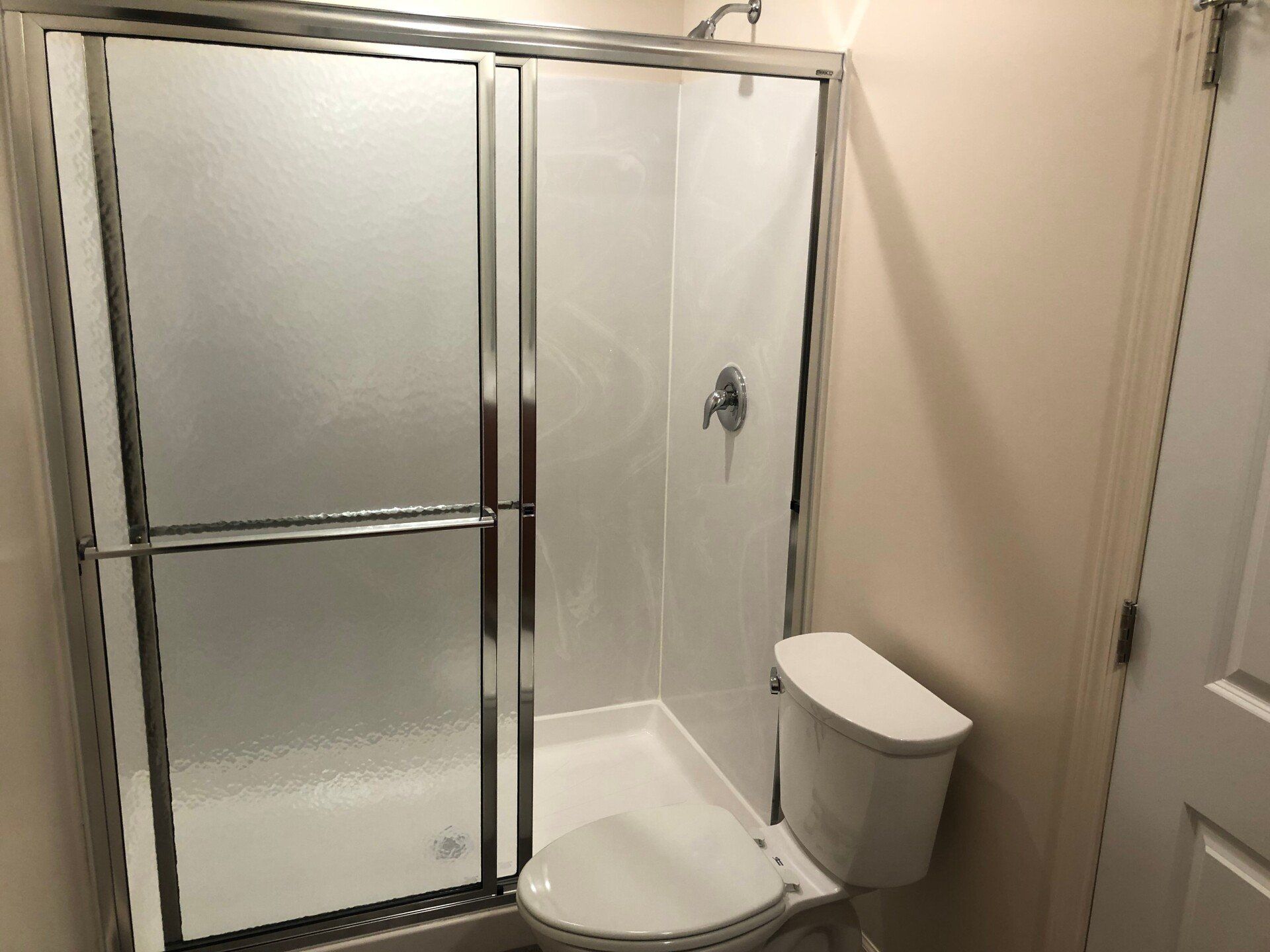 112 E. 14th Ave Apt. A bathroom