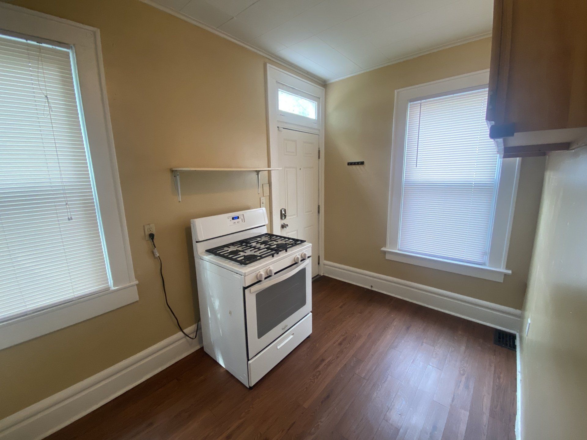 67 W. Oakland Ave kitchen