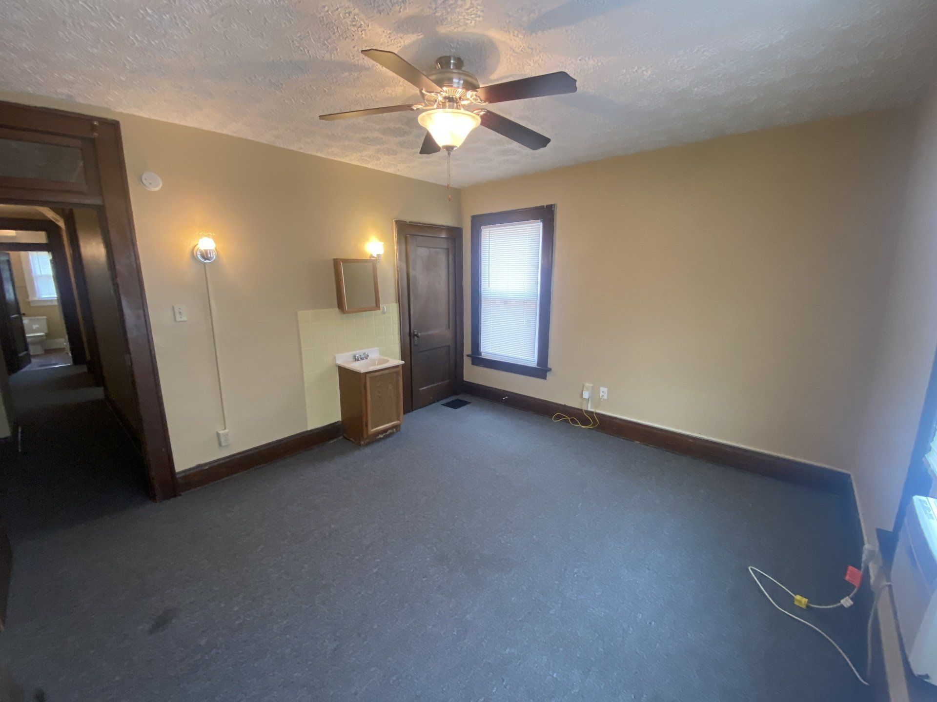 67 W. Oakland Ave living room