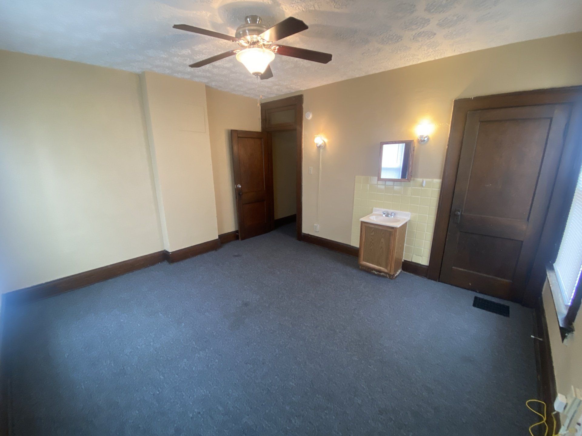 67 W. Oakland Ave living room 2