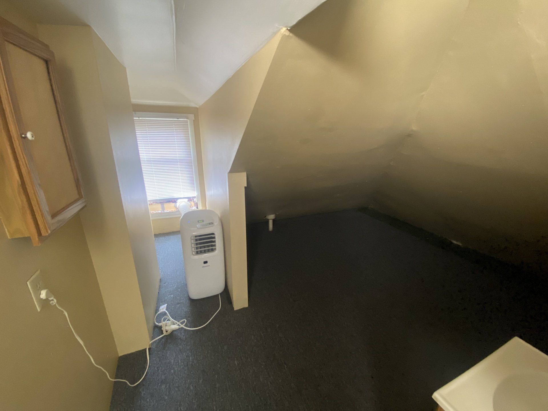 67 W. Oakland Ave interior