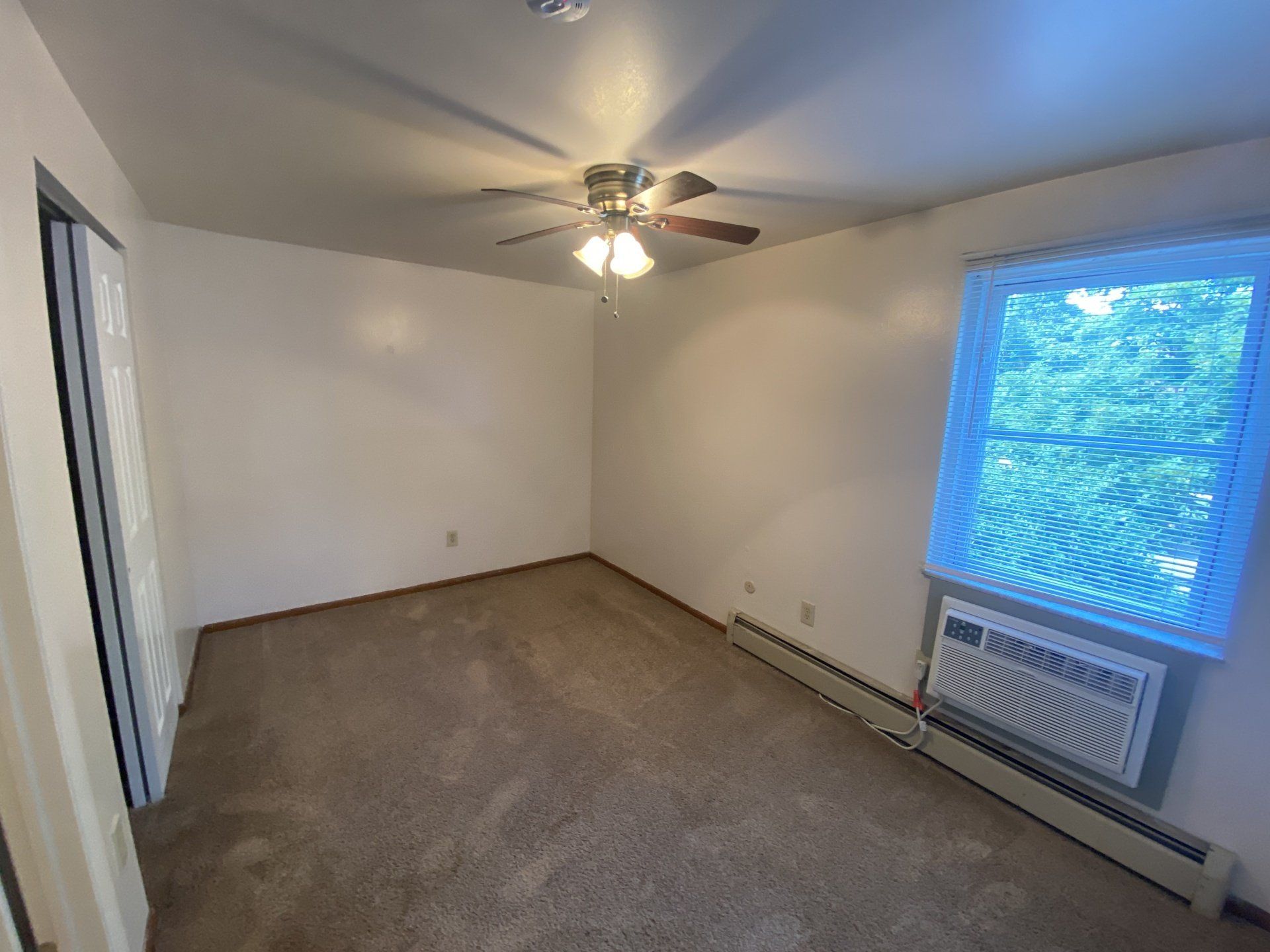 175-191 W. 9th Ave interior 7