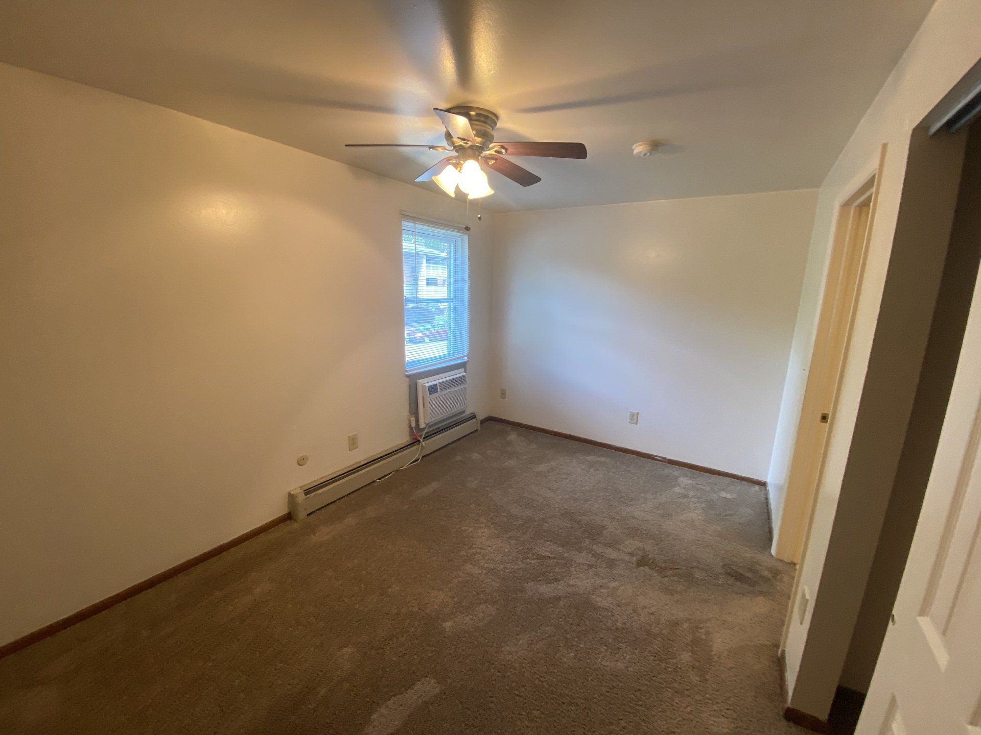 175-191 W. 9th Ave interior 4