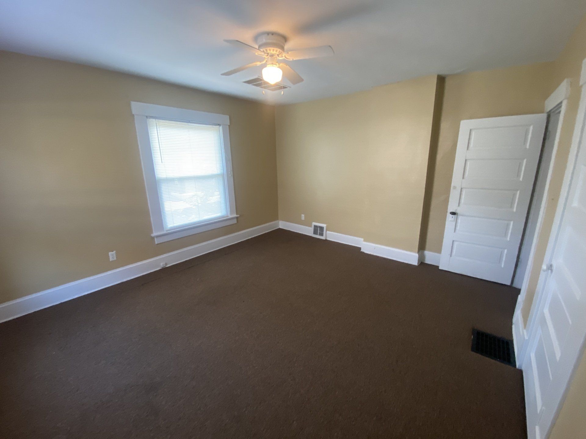 63 1/2 W. Oakland Ave. - Bedroom 04