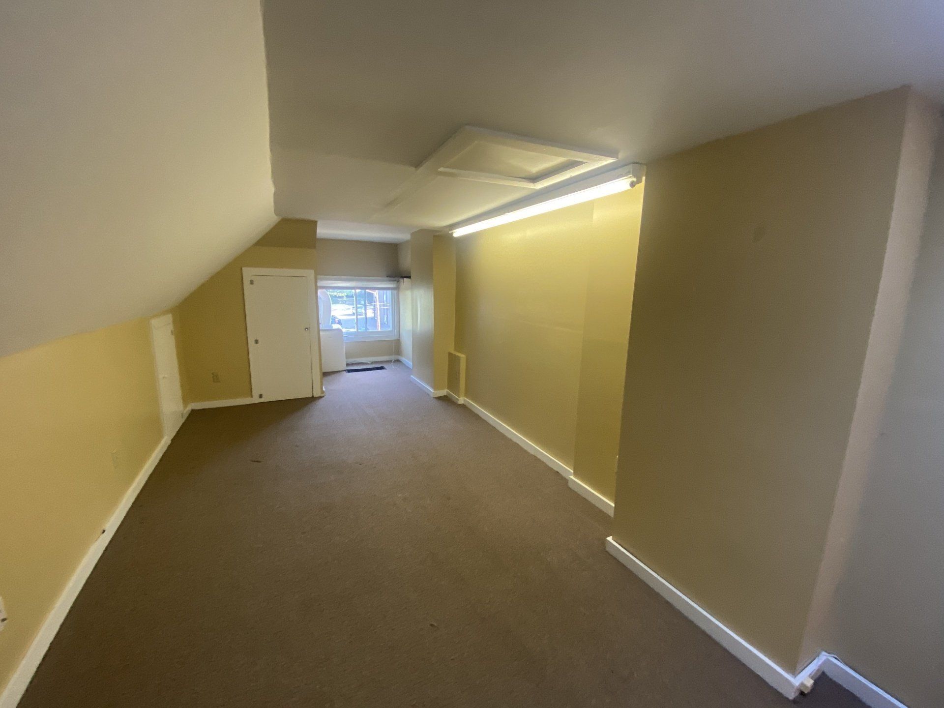 63 1/2 W. Oakland Ave. - Room 01