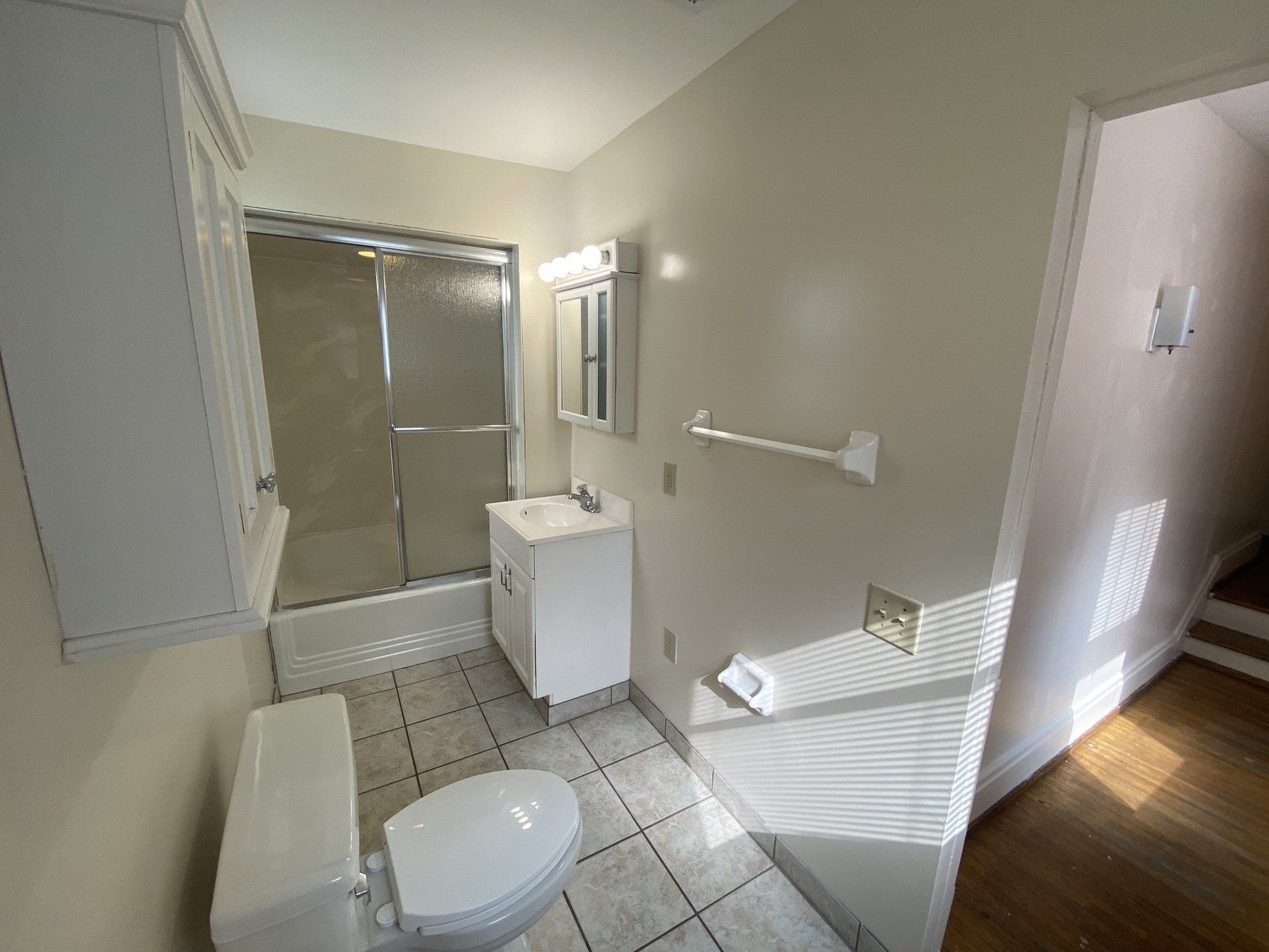 49.5 W. Tompkins Ave. - Bathroom 04