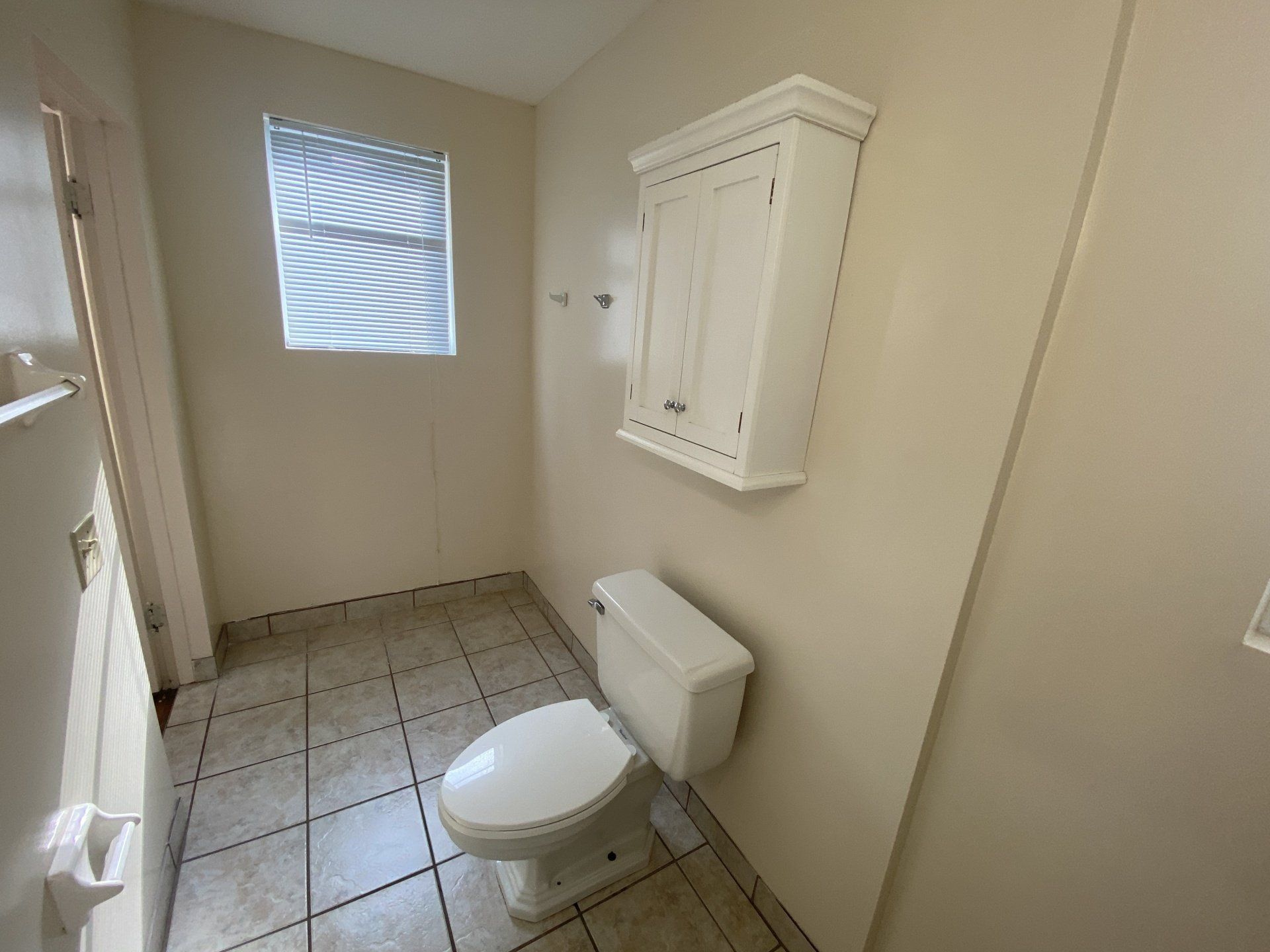 49.5 W. Tompkins Ave. - Bathroom 01