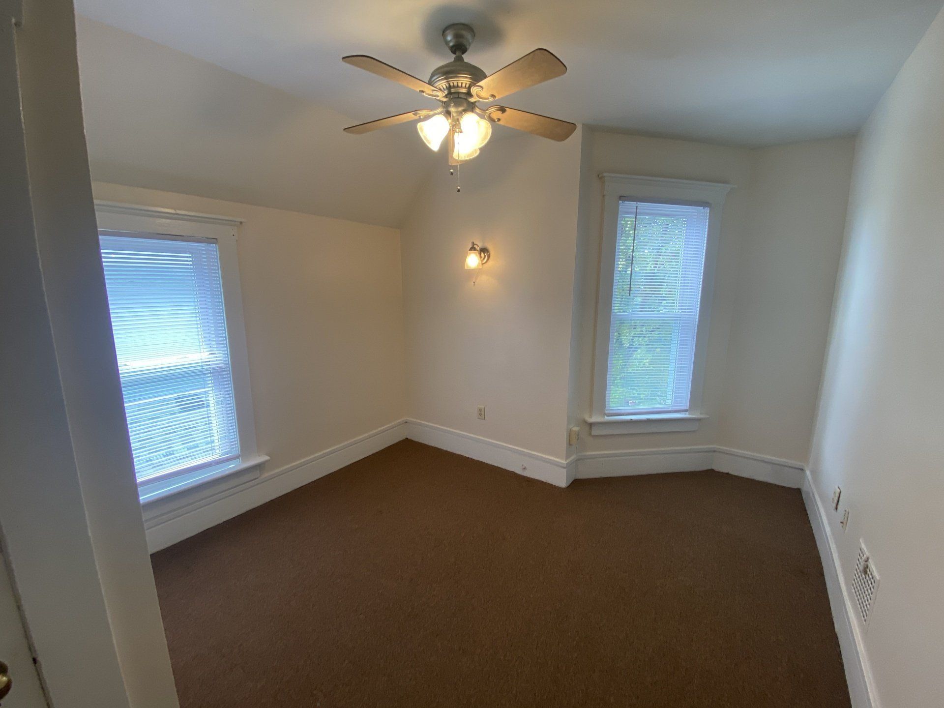 37 W. Oakland Ave living room