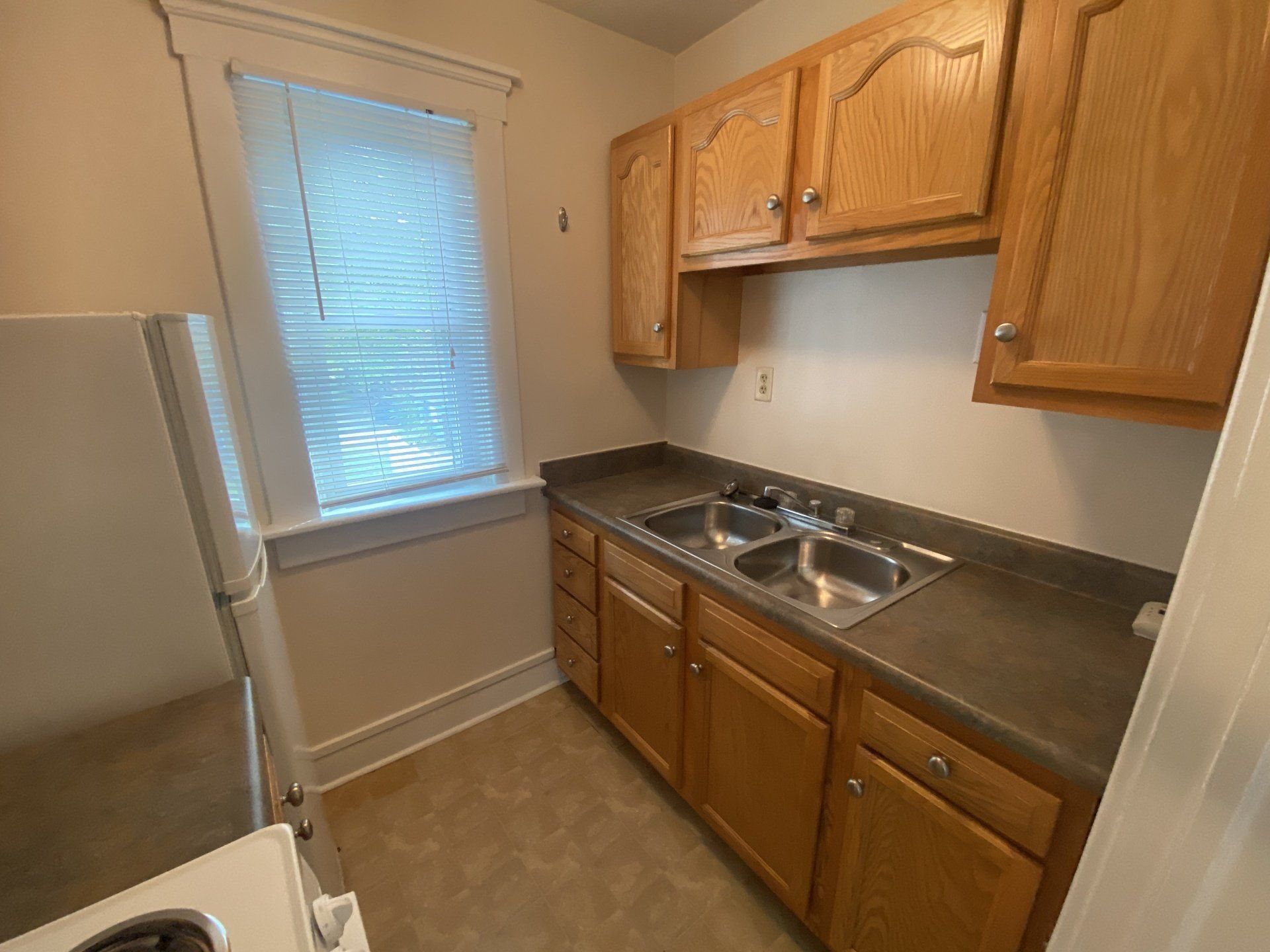 37 W. Oakland Ave kitchen 2