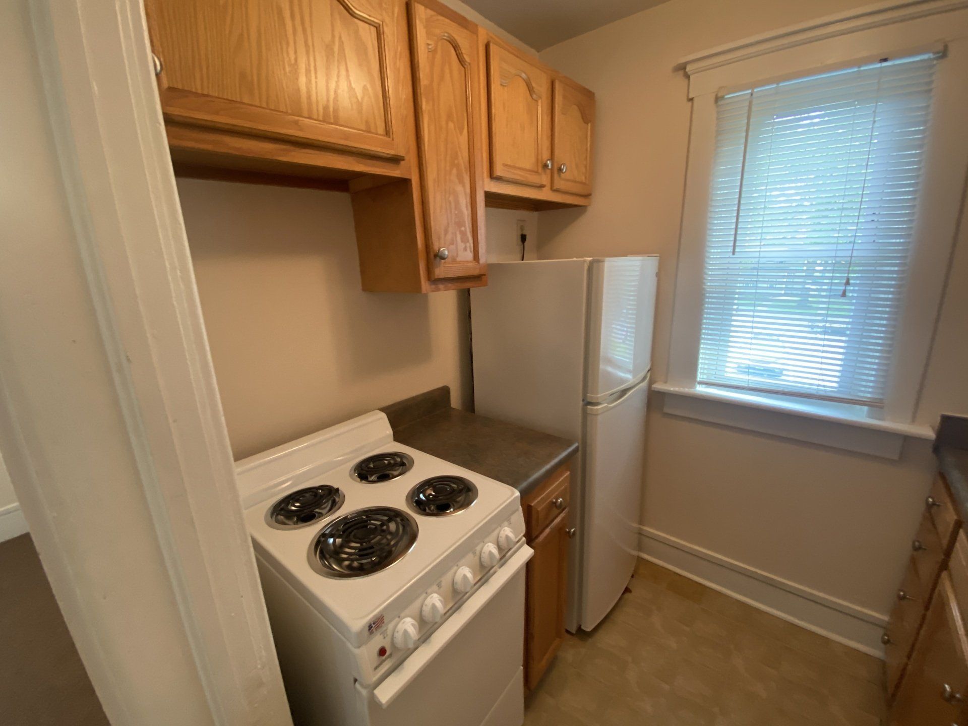 37 W. Oakland Ave kitchen