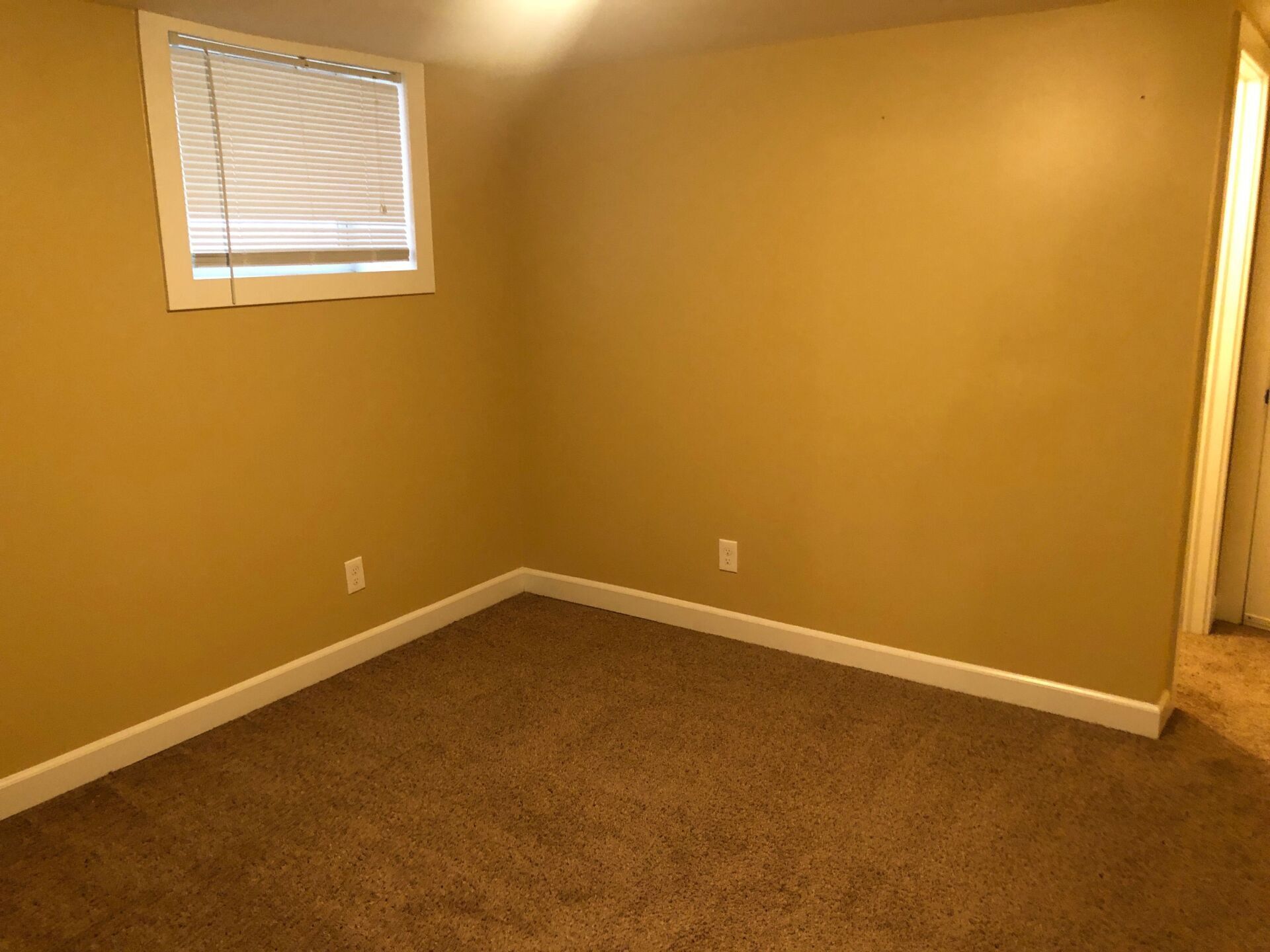 16+W.+Oakland+Ave living room