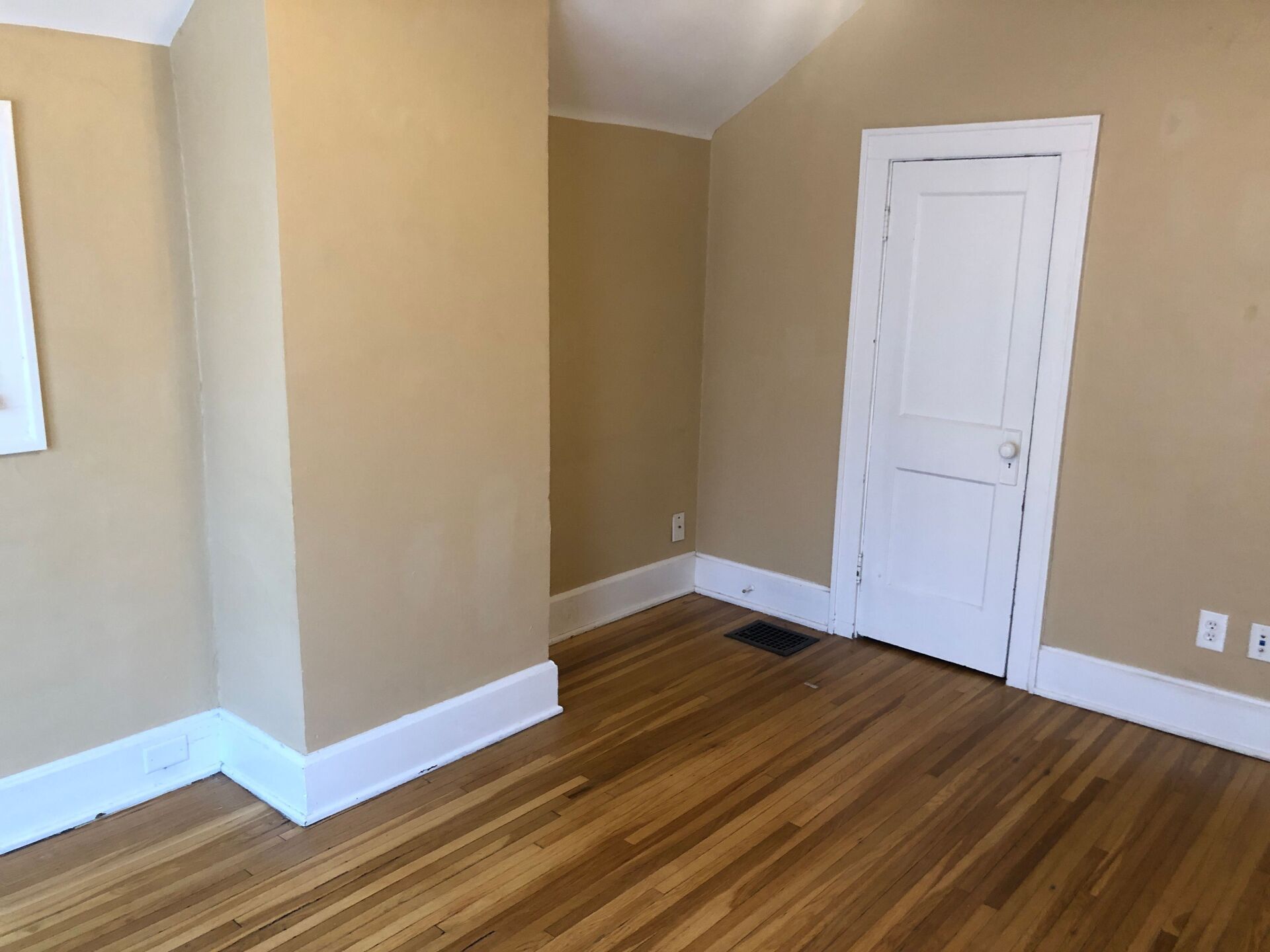 51 W. Oakland Ave bedroom 2