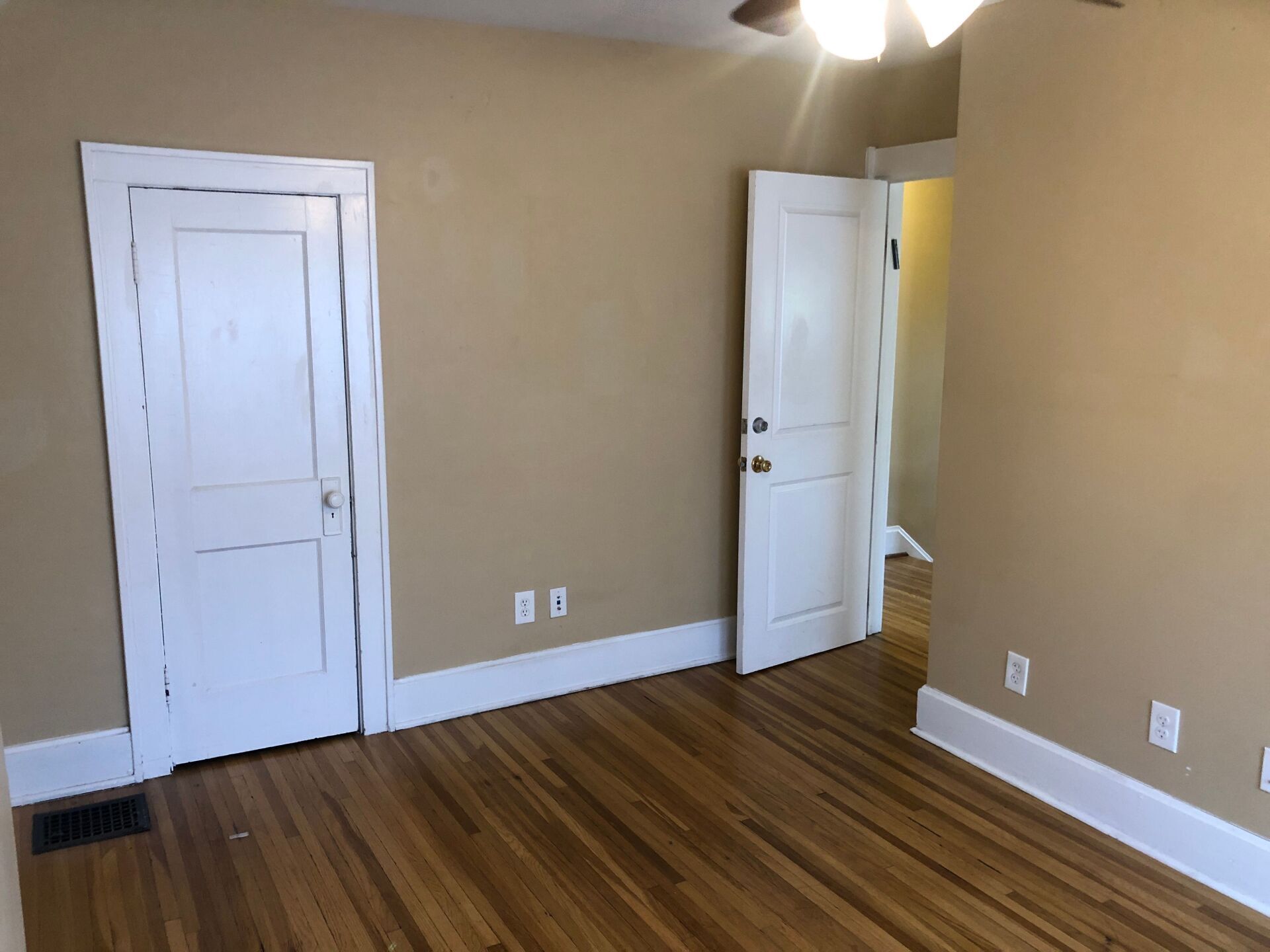 51 W. Oakland Ave bedroom