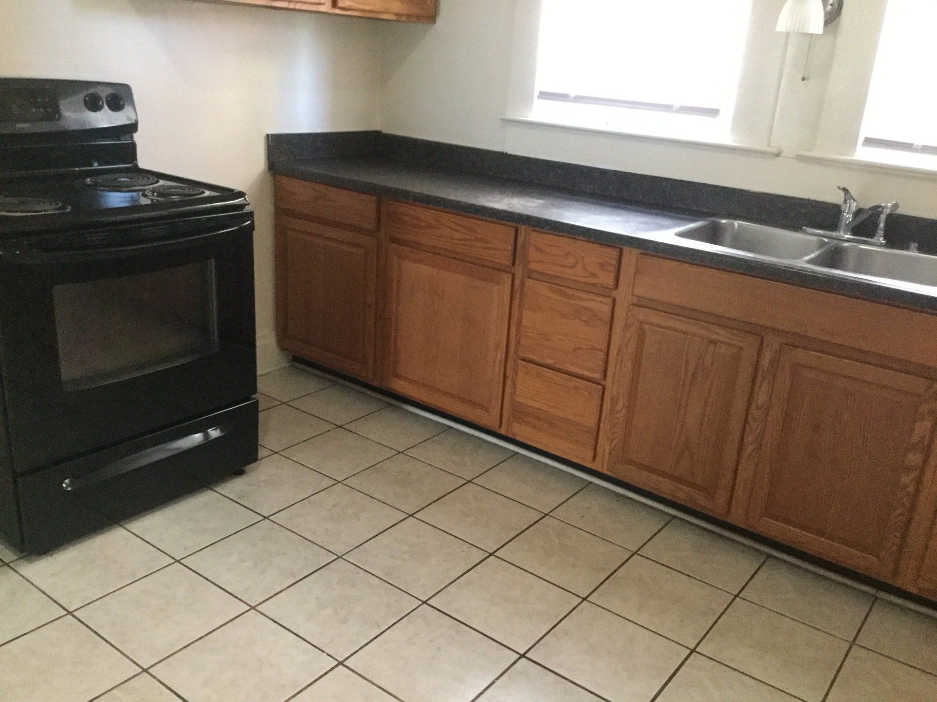 60 E. Lane Ave. Apt. A - Kitchen 04