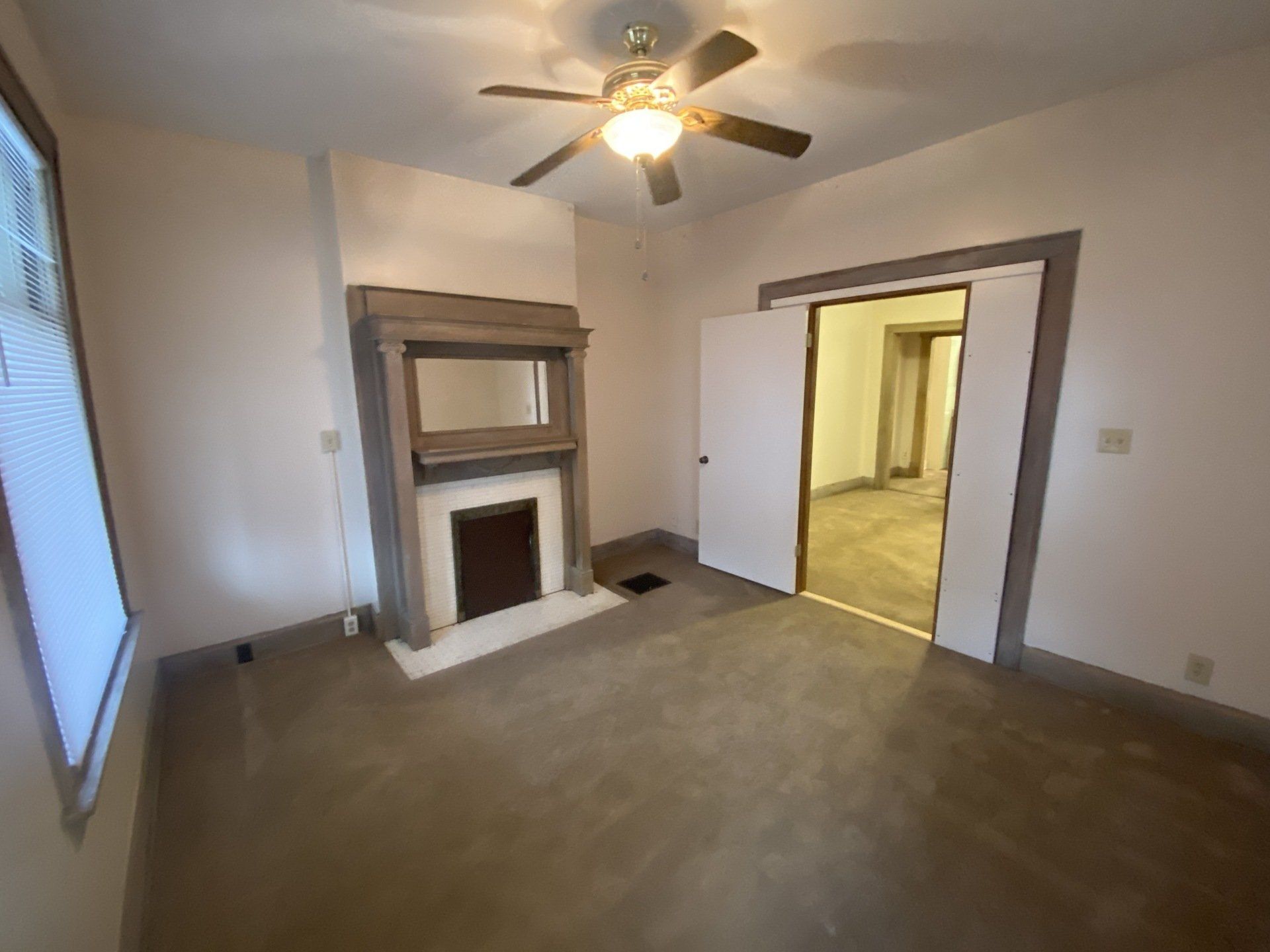 2272 N. High St.-  Living Room 06