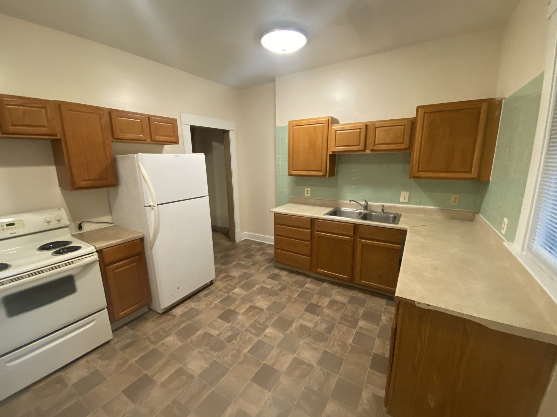 2272 N. High St.- Kitchen 01