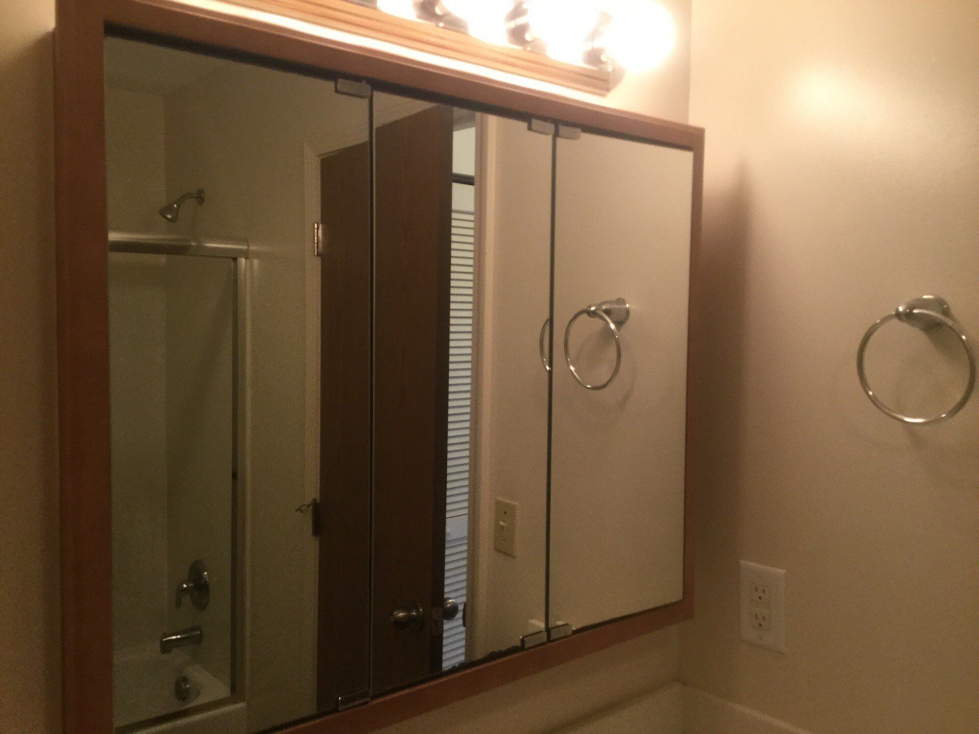 2461-2483 Wall St. - Bathroom 01