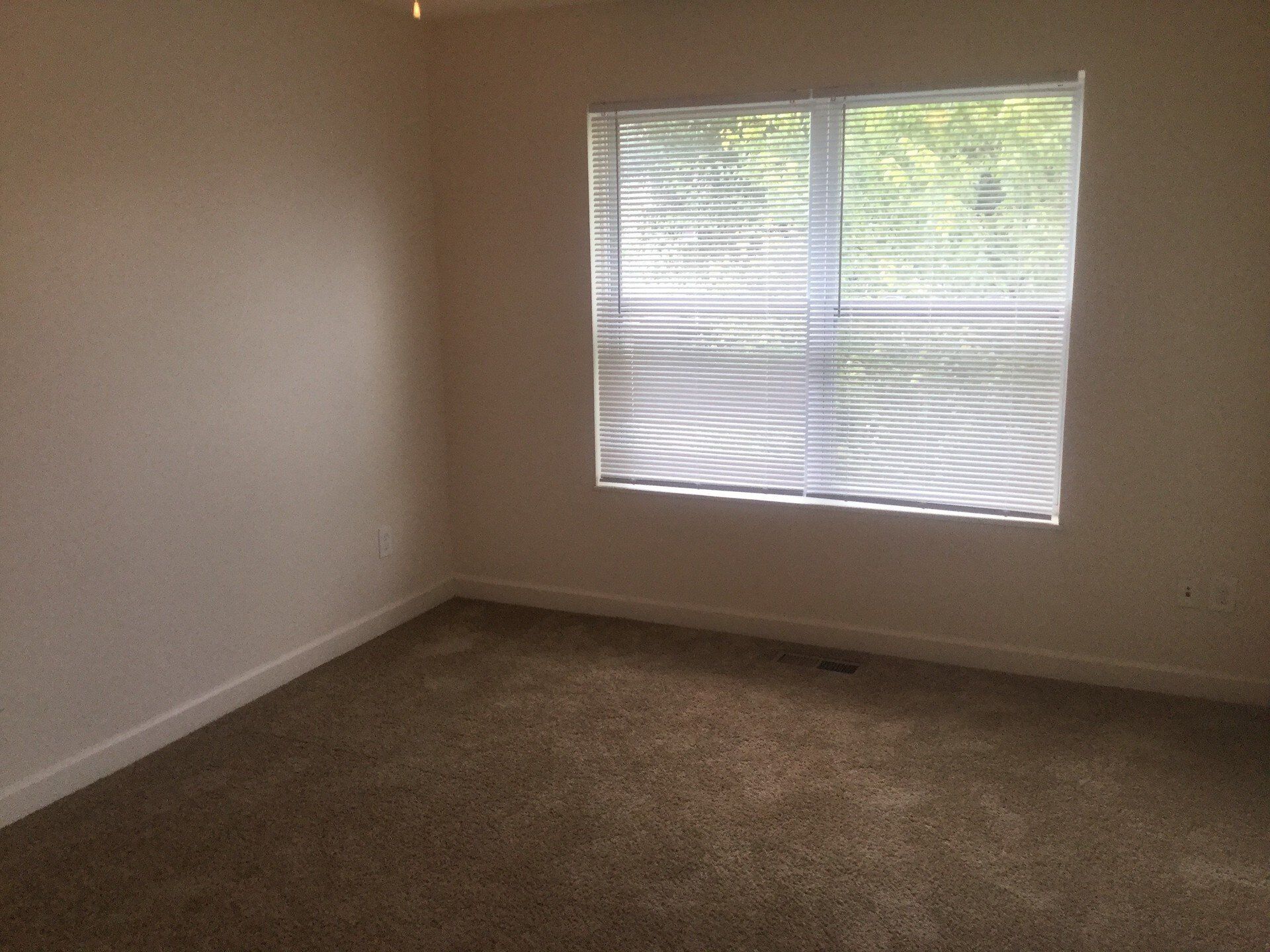 2461-2483 Wall St. - Bedroom 05