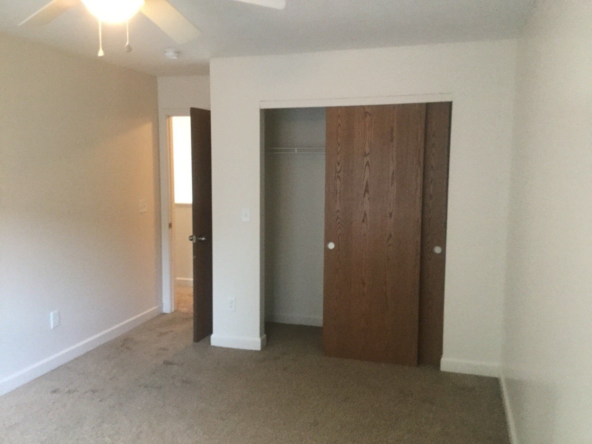 2461-2483 Wall St. - Bedroom 01