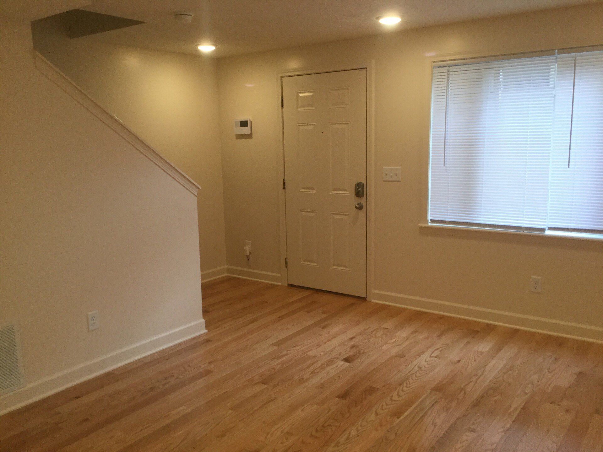 90 W. 9th Ave. Apt. 1 - Living room 02