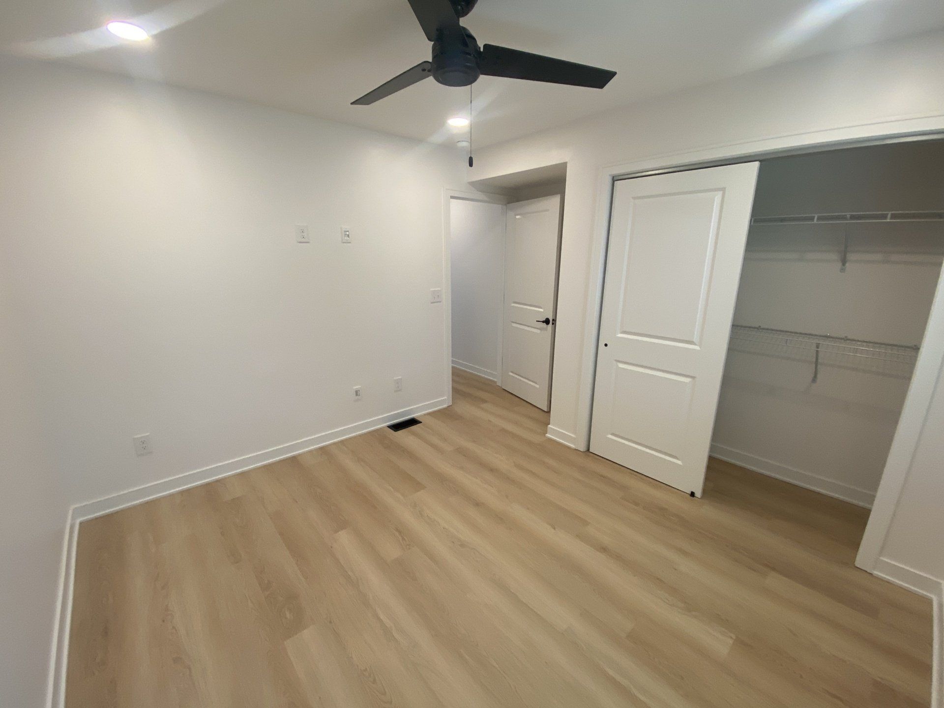 bedrooms at 1234-1236 Summit St