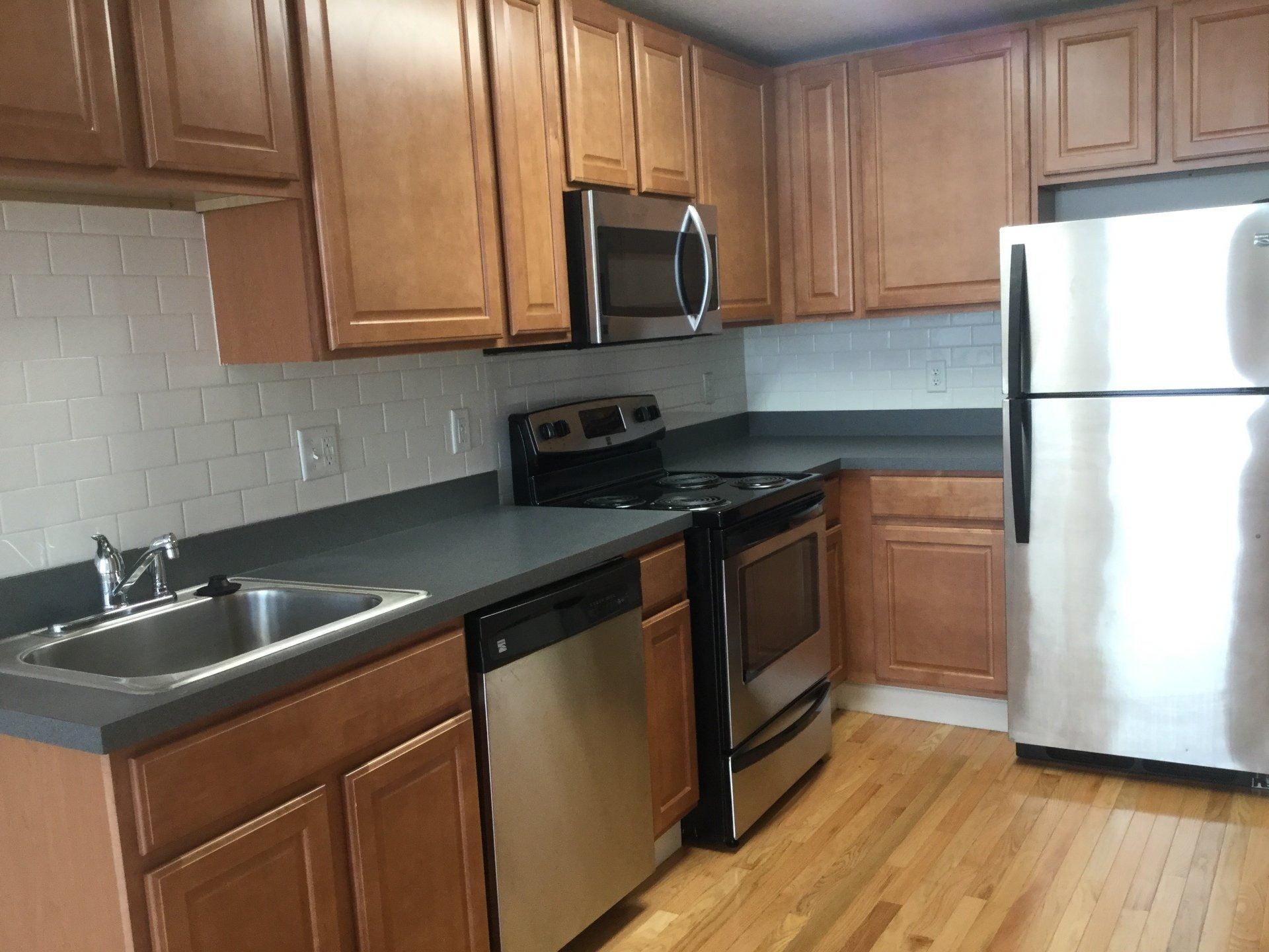 1509-1513 N. High St interior 2