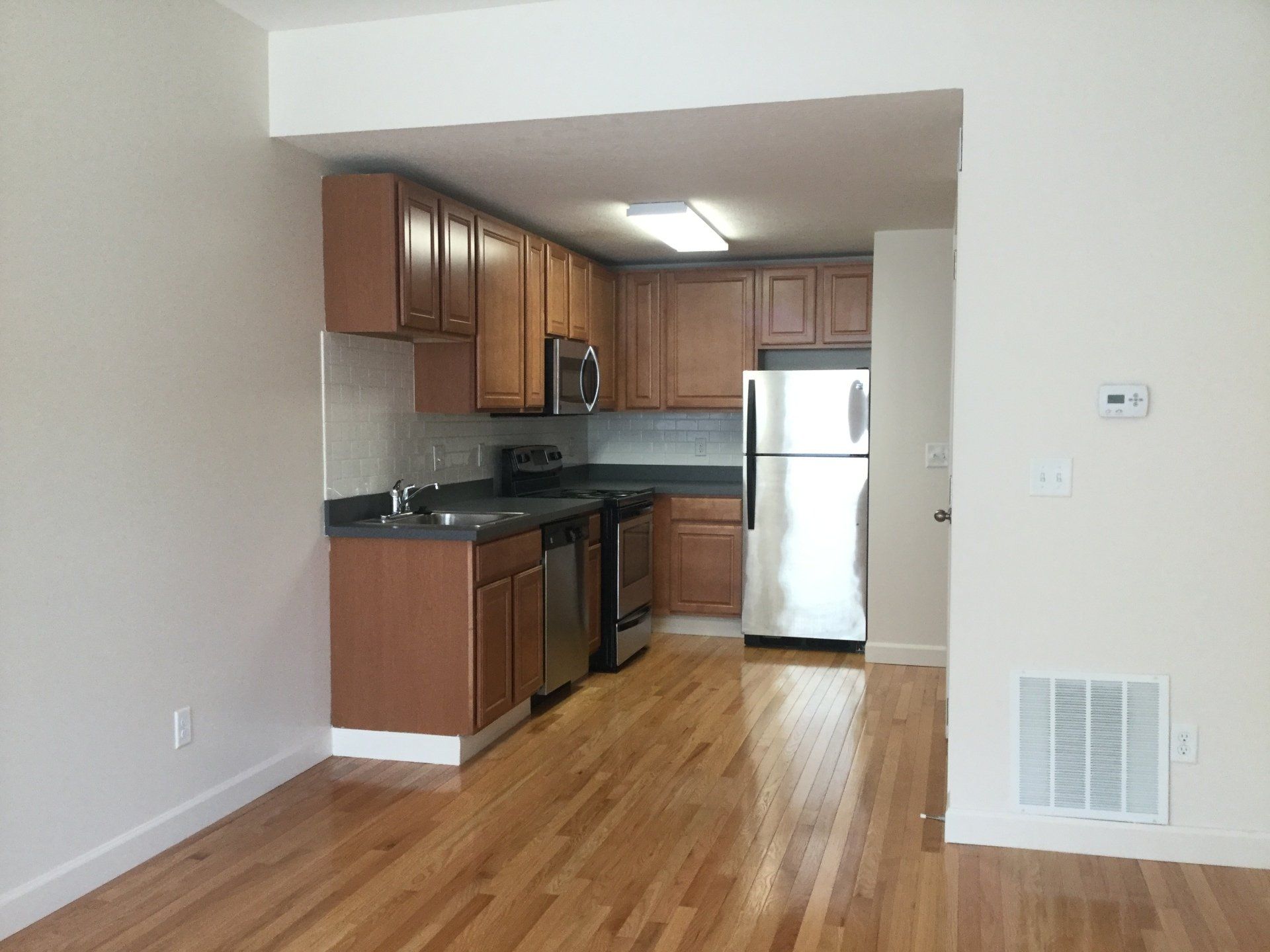 1509-1513 N. High St interior 1