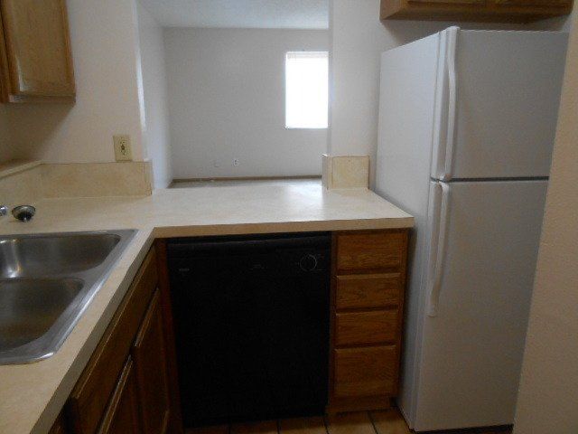 140 W. Maynard - Kitchen 04