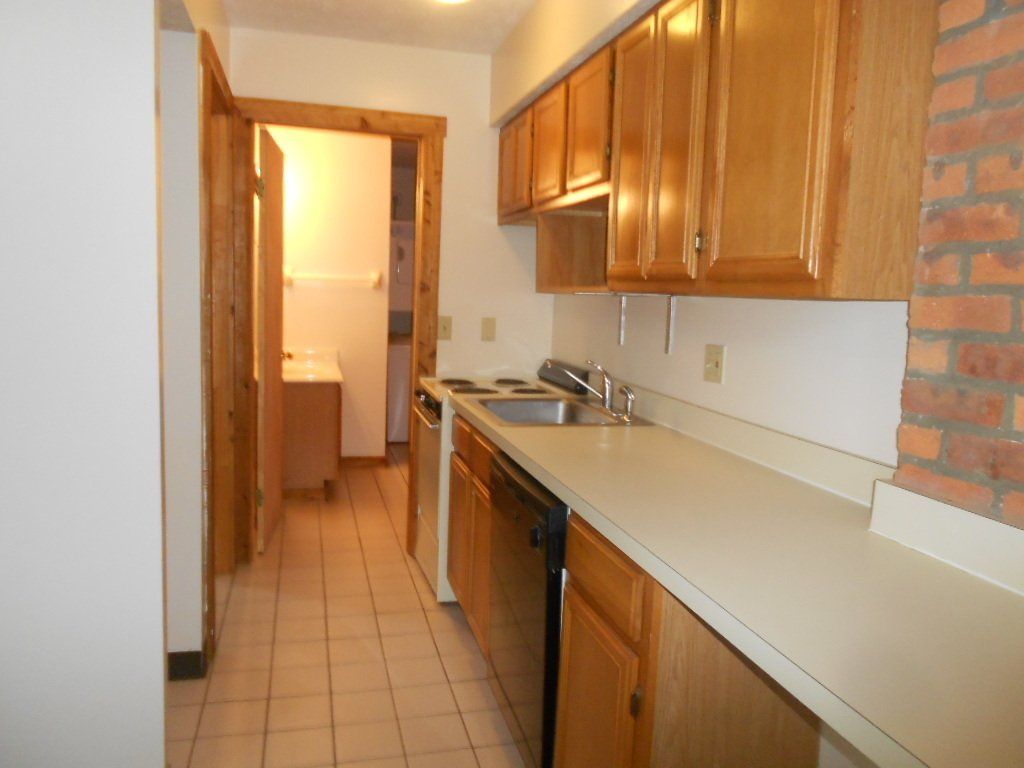 61 Chittenden Ave. Apt. A kitchen 3