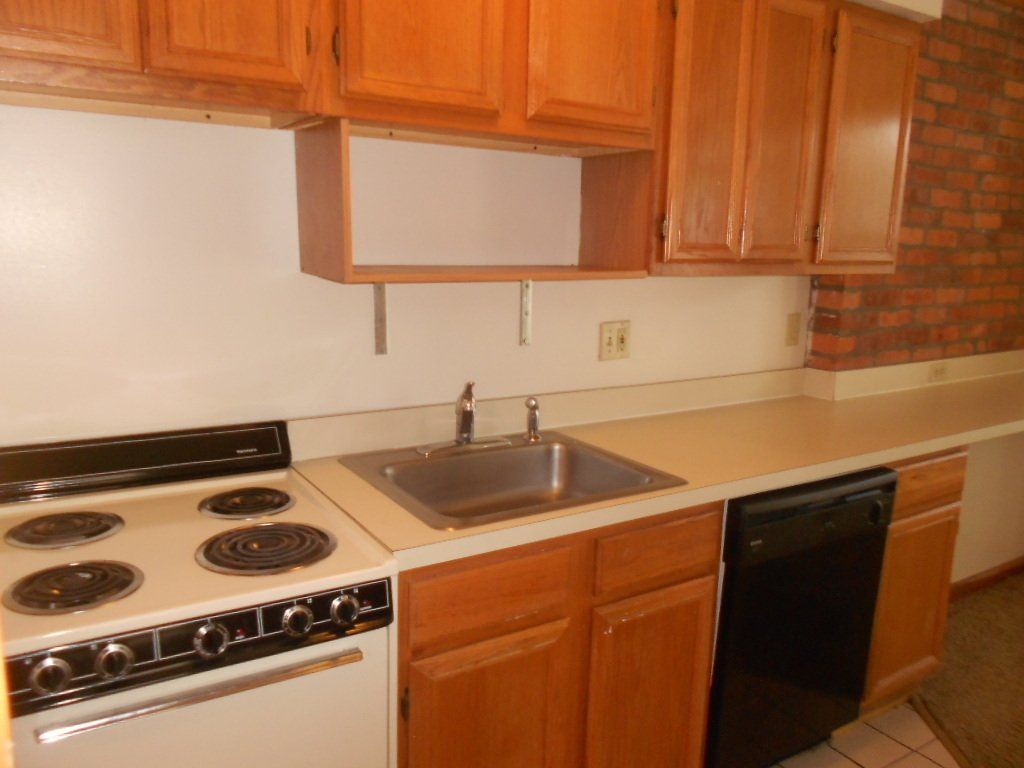 61 Chittenden Ave. Apt. A kitchen 2