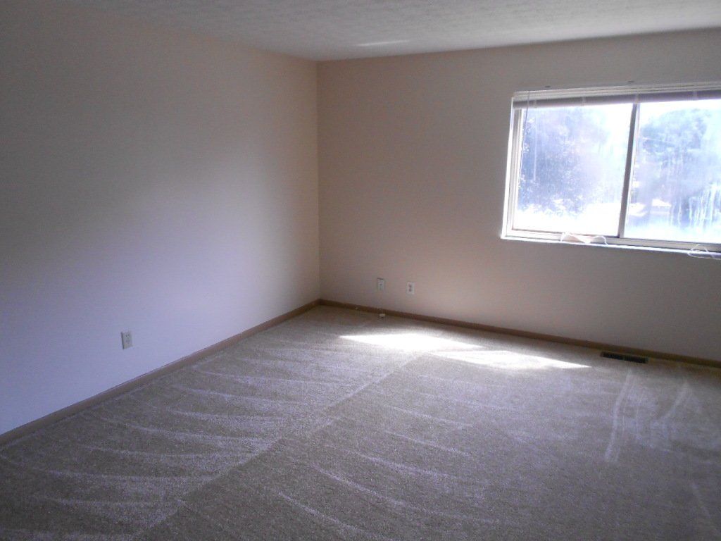 140 W. Maynard - Living Room 02
