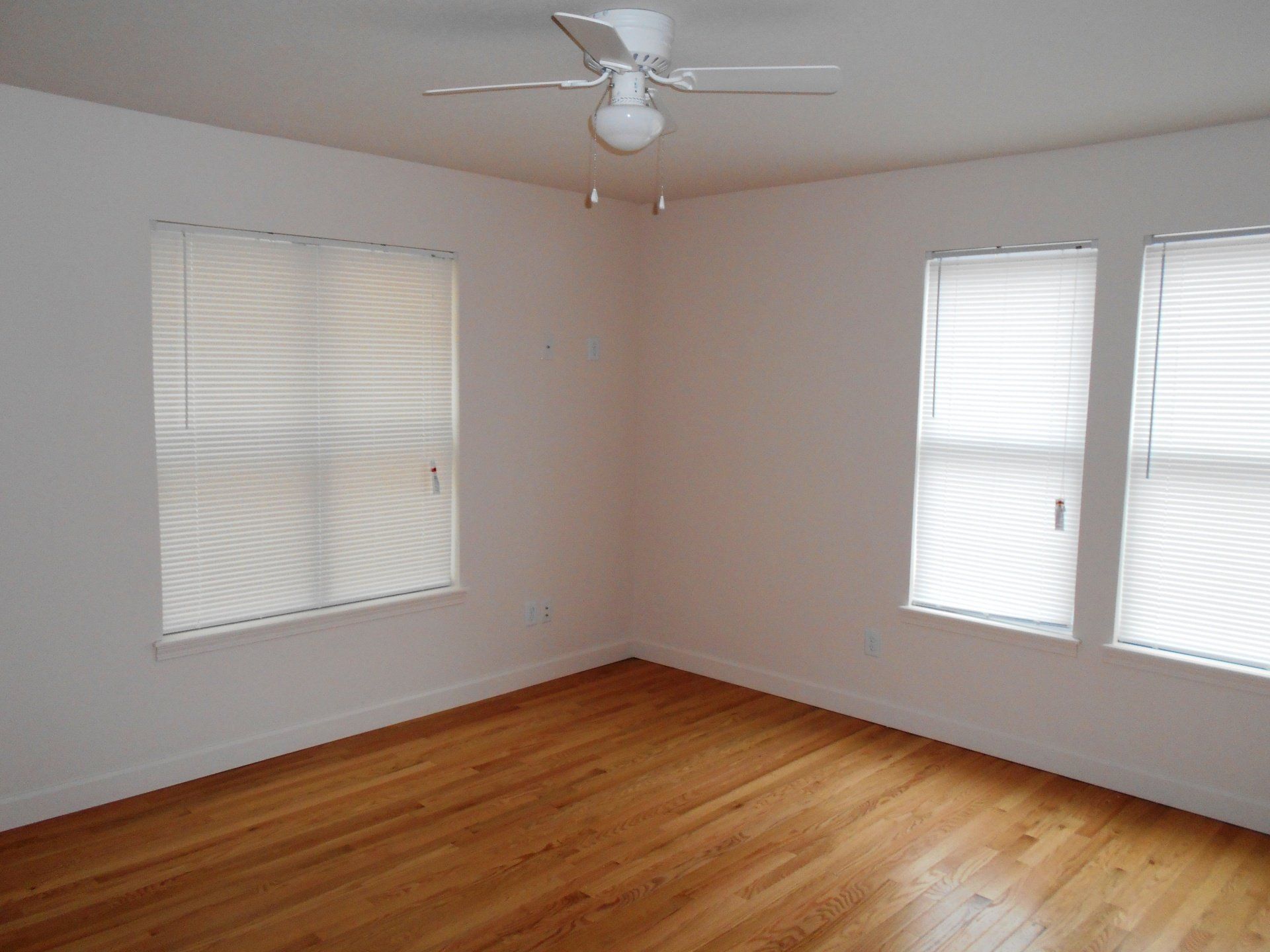 2288-2290 N. High St Apt. 1 interior