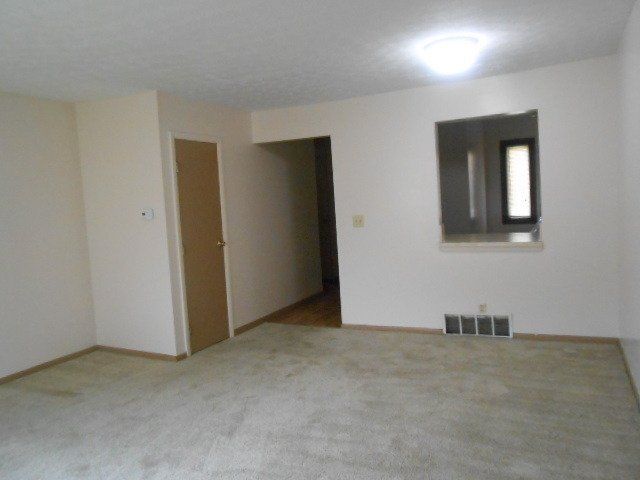 140 W. Maynard - Living Room 03