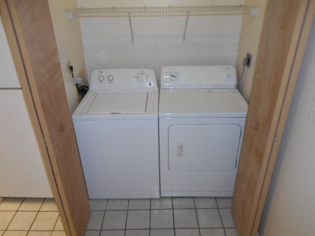 50 W. 10 Ave -  Laundry  Apt 02