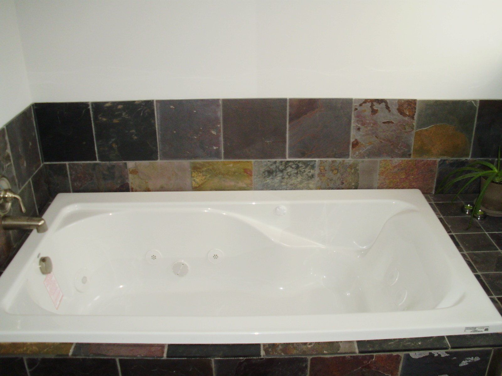 50 Bucks Alley master bathroom