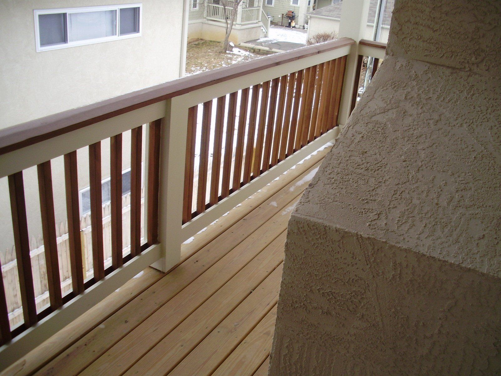 50 Bucks Alley balcony