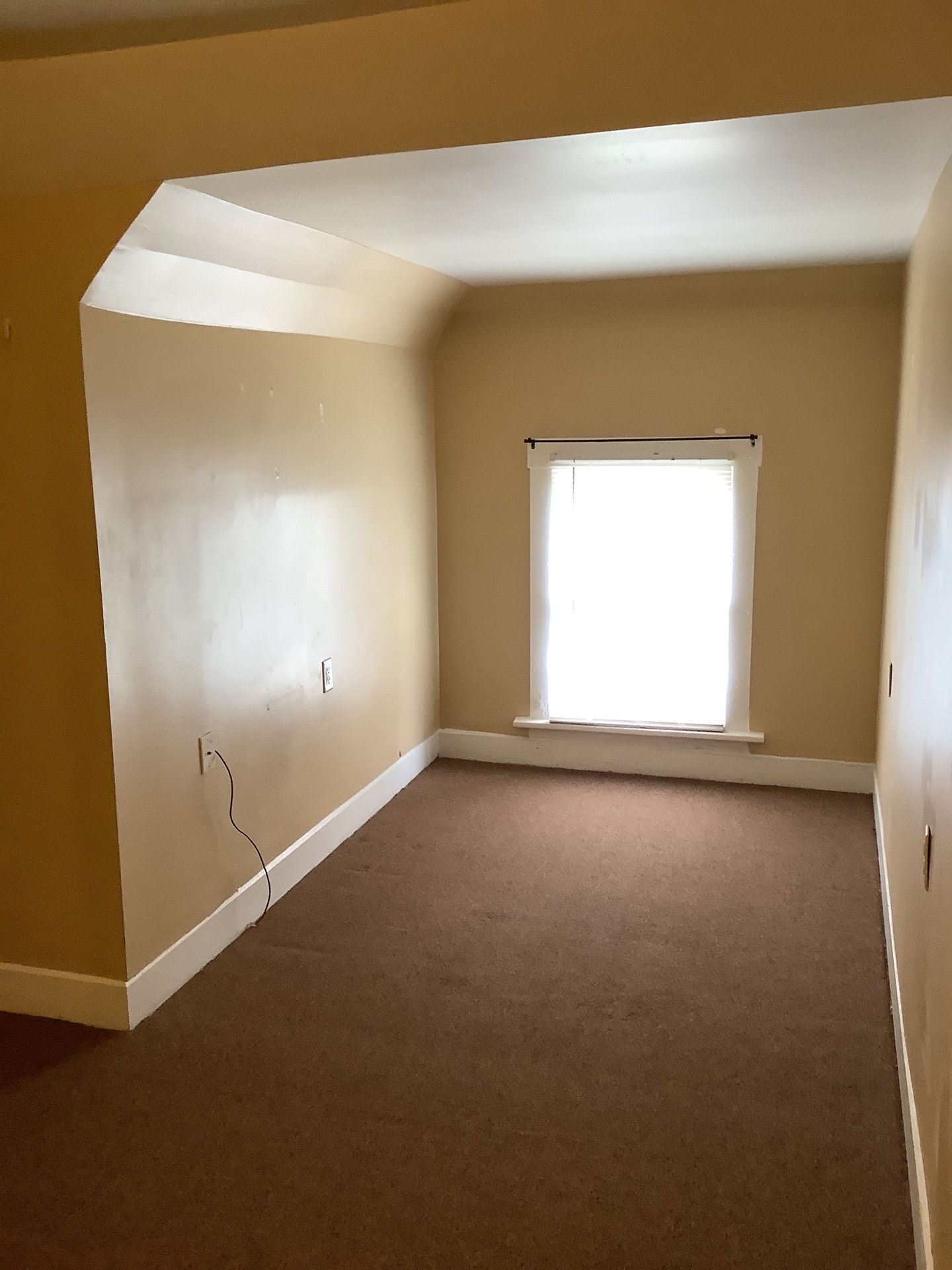 24-26 W. Oakland Ave interior 7