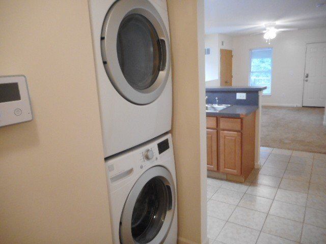 29-31-e-patterson-ave- In Unit laundry room