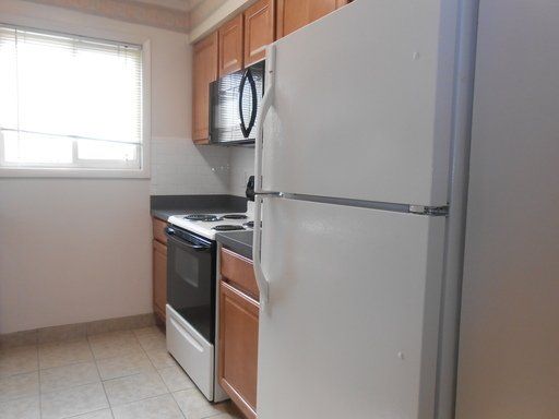 1596 Highland refrigerator