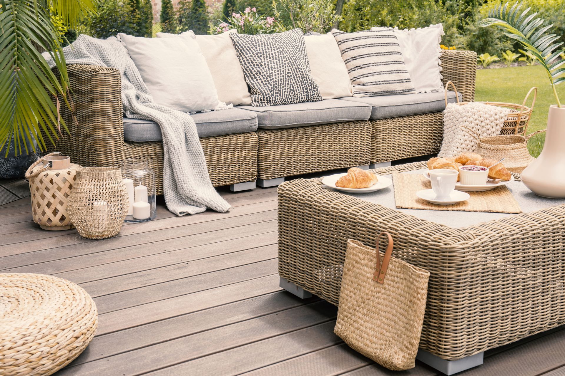 Patio with a Wicker Couch – Naples, FL – A Choice Painting