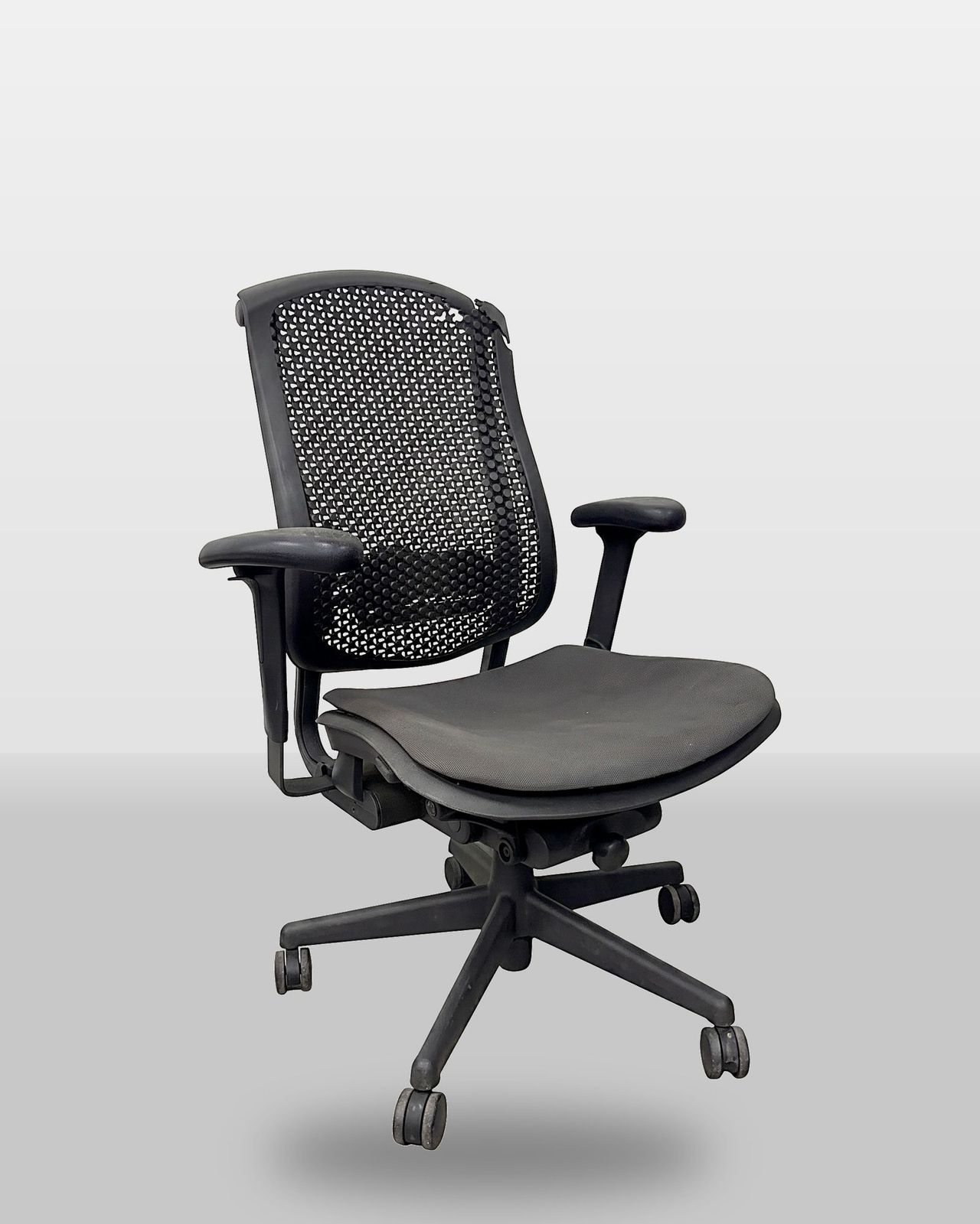 Herman Miller Celle as it arrived for refurbishment