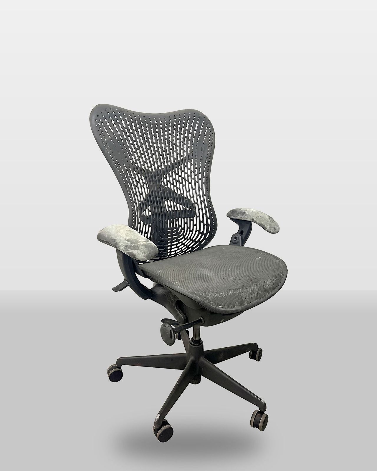 Herman Miller Mirra as it arrived for refurbishment