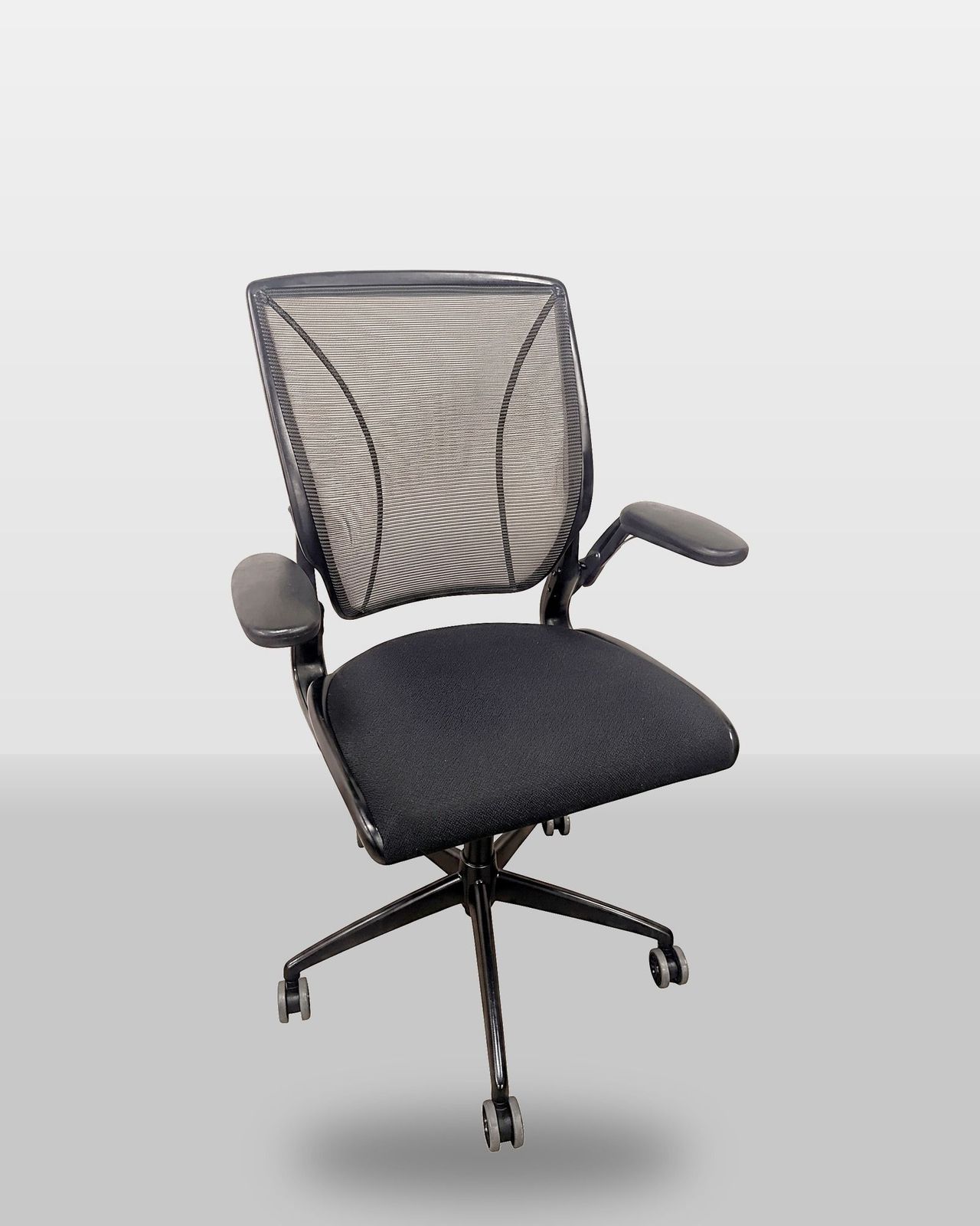 The same Humanscale Diffrient World after refurbishment